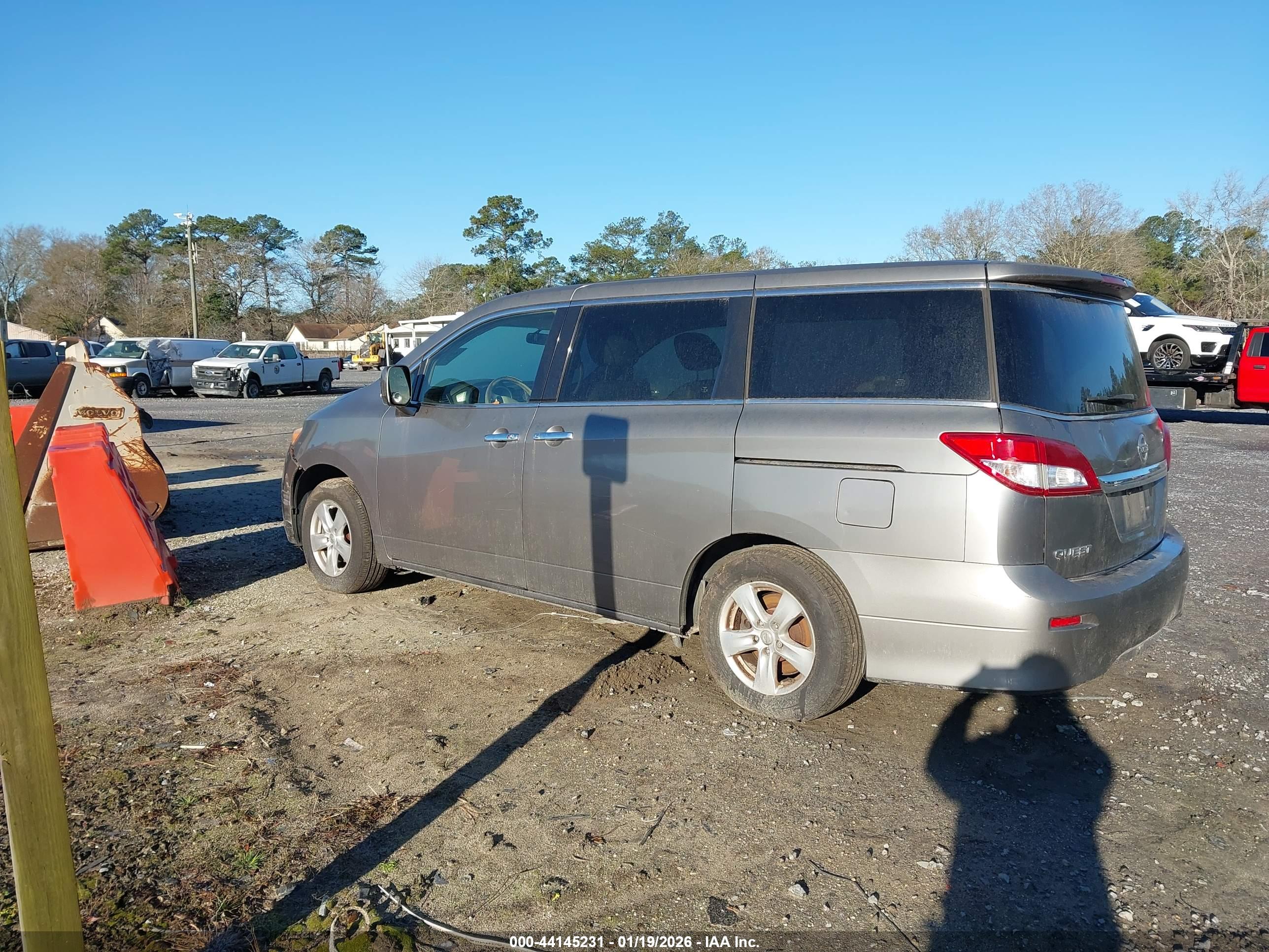 NISSAN QUEST image 3