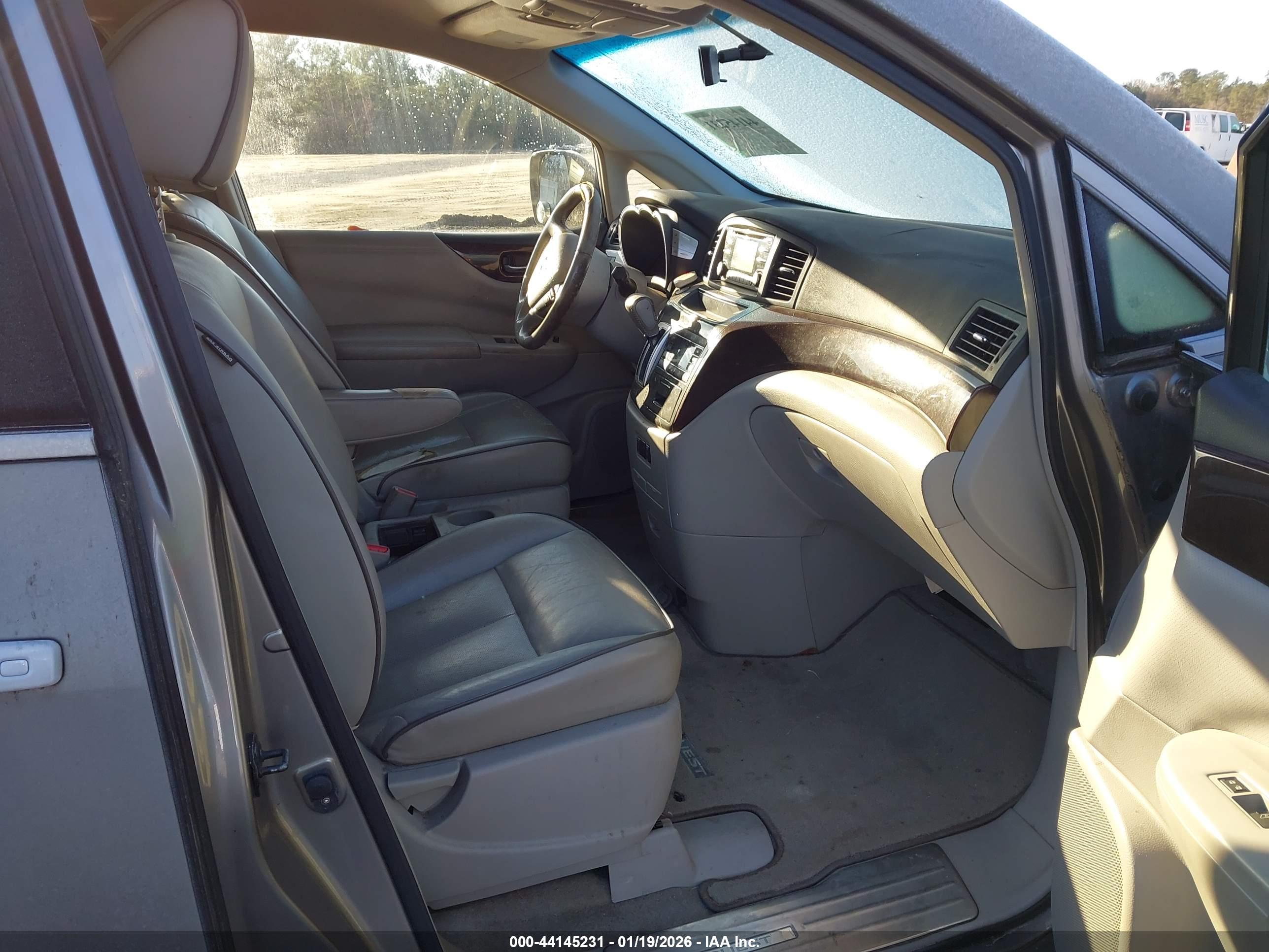NISSAN QUEST image 5