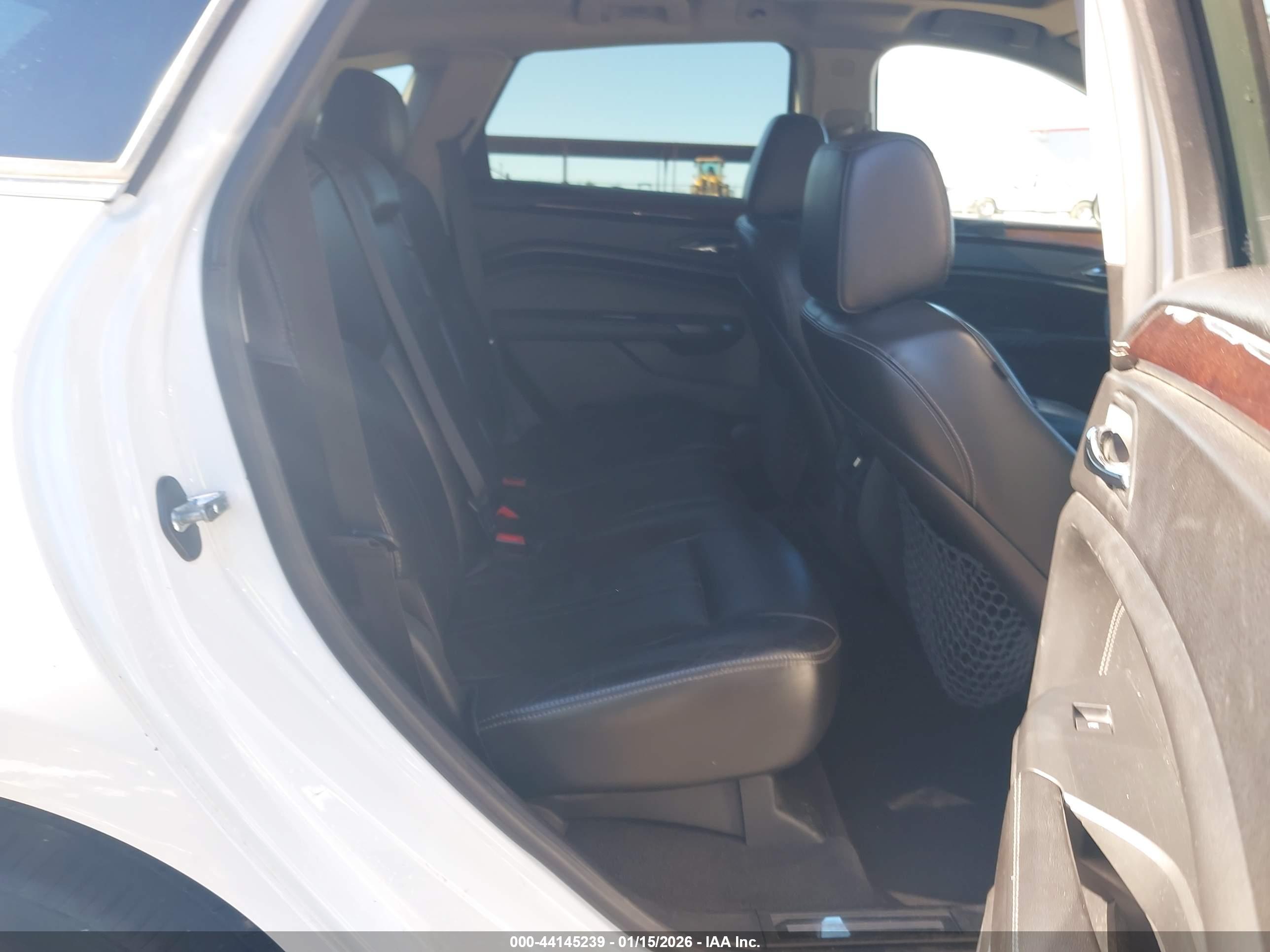 CADILLAC SRX image 8