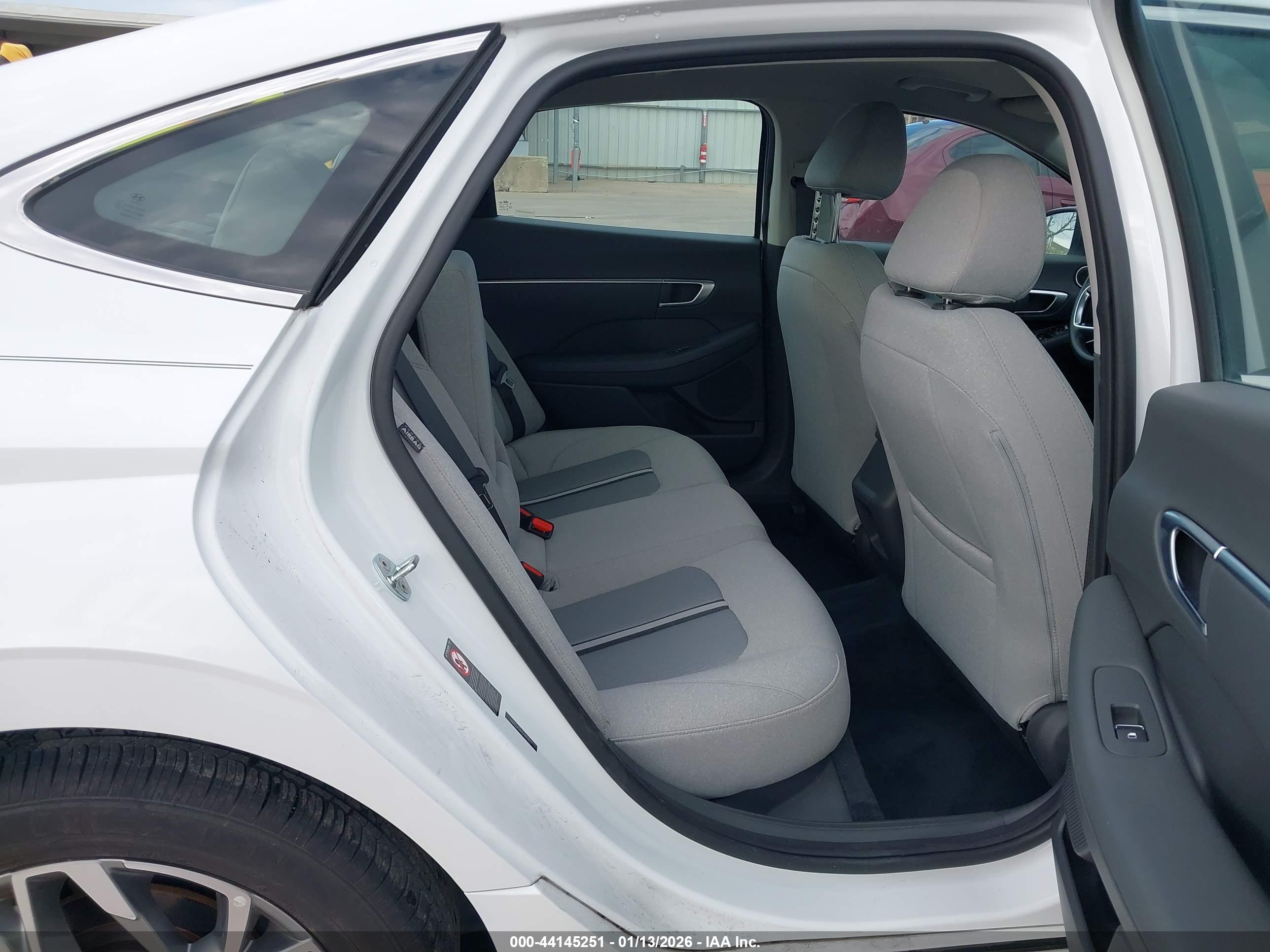 HYUNDAI SONATA image 8