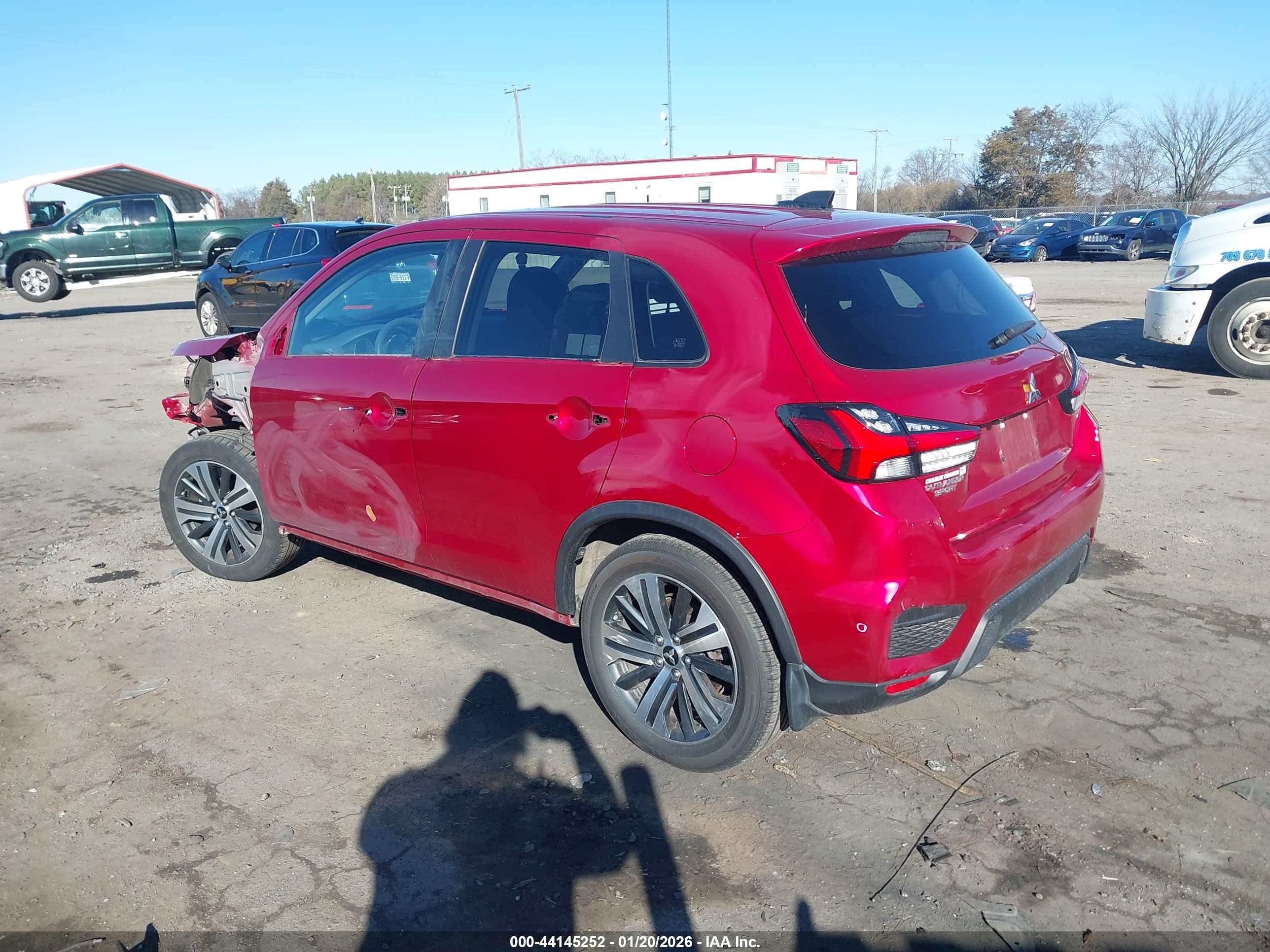 MITSUBISHI OUTLANDER image 3