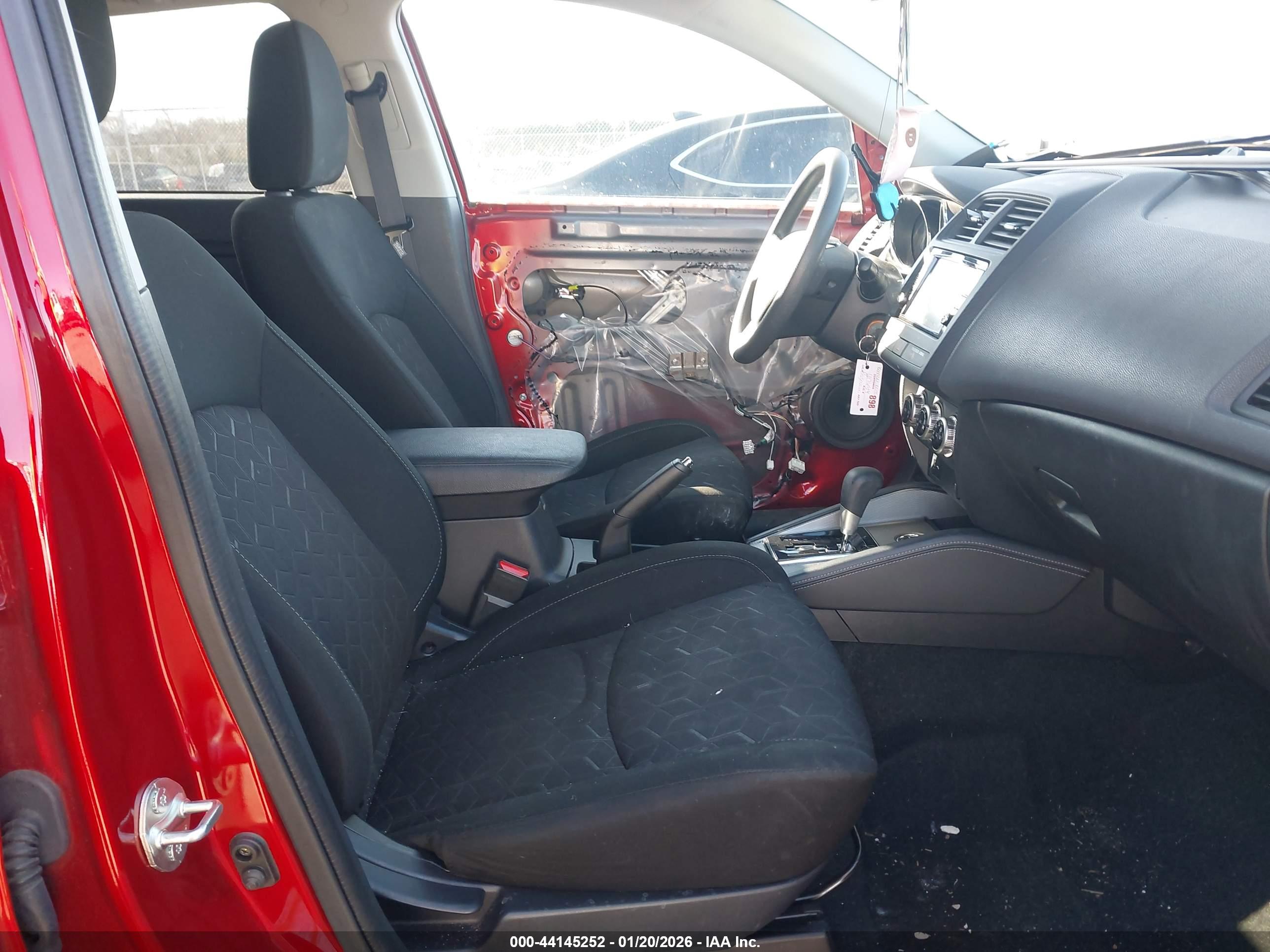 MITSUBISHI OUTLANDER image 5