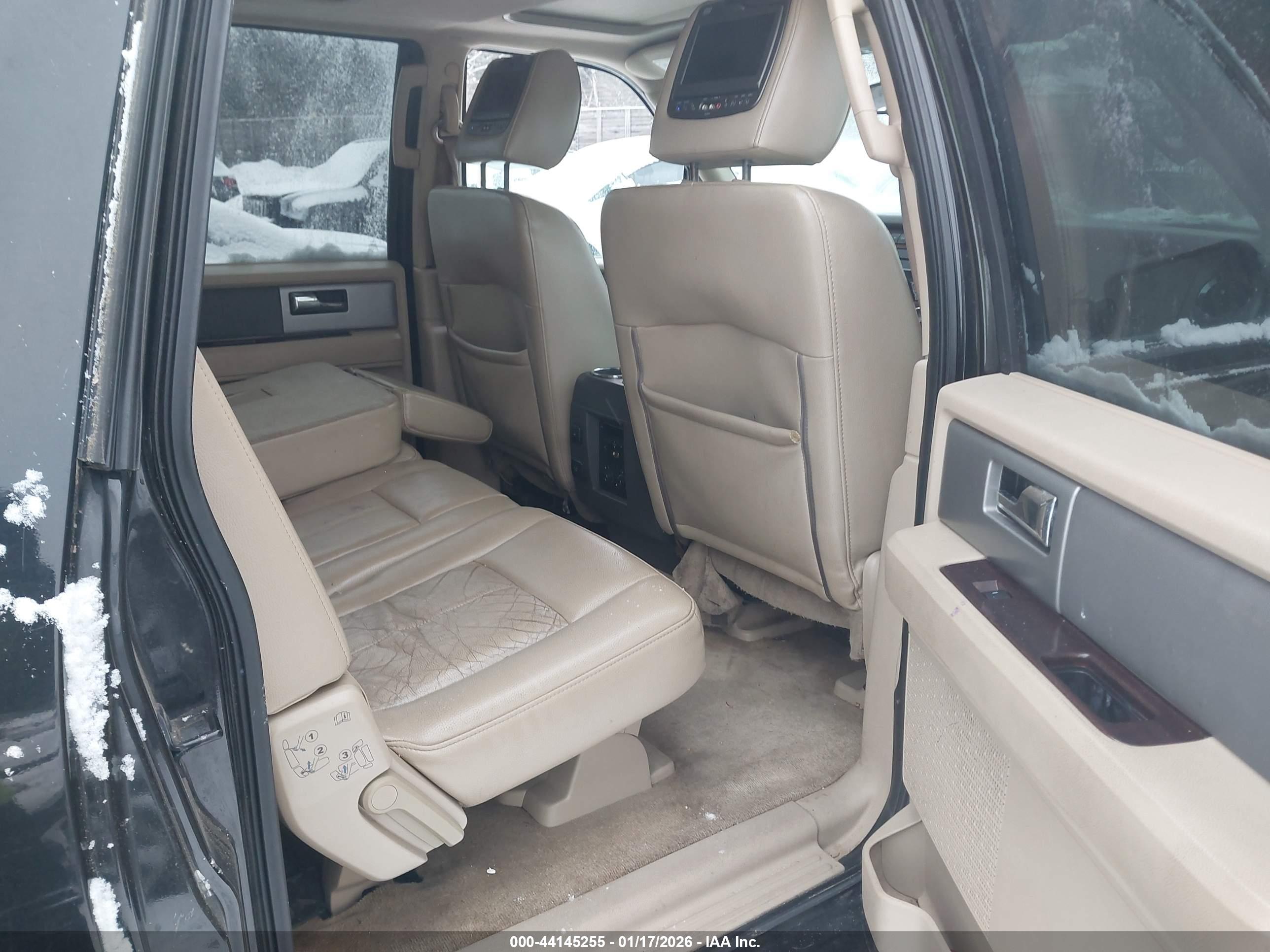 FORD EXPEDITION image 8