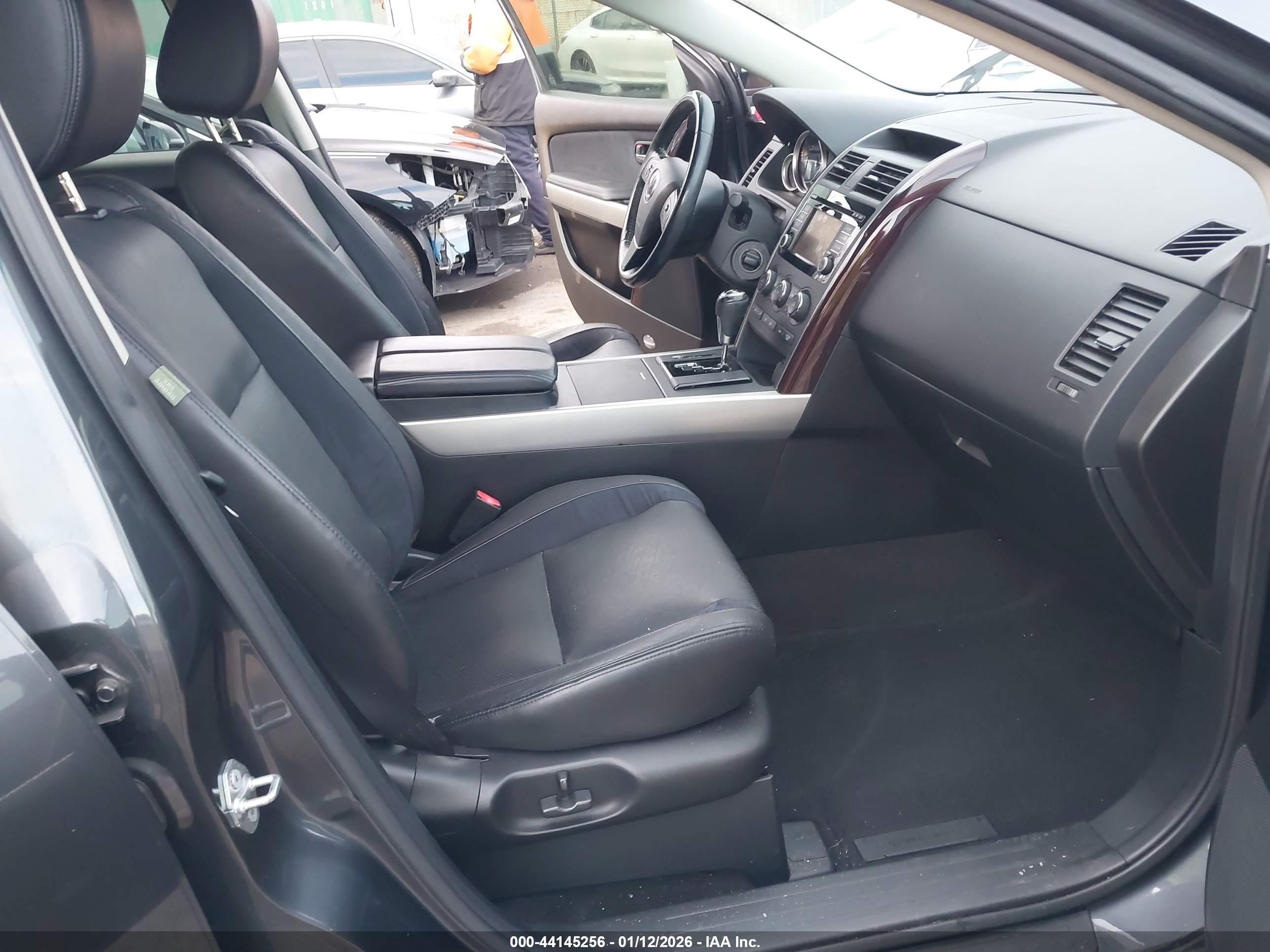 MAZDA CX-9 image 5