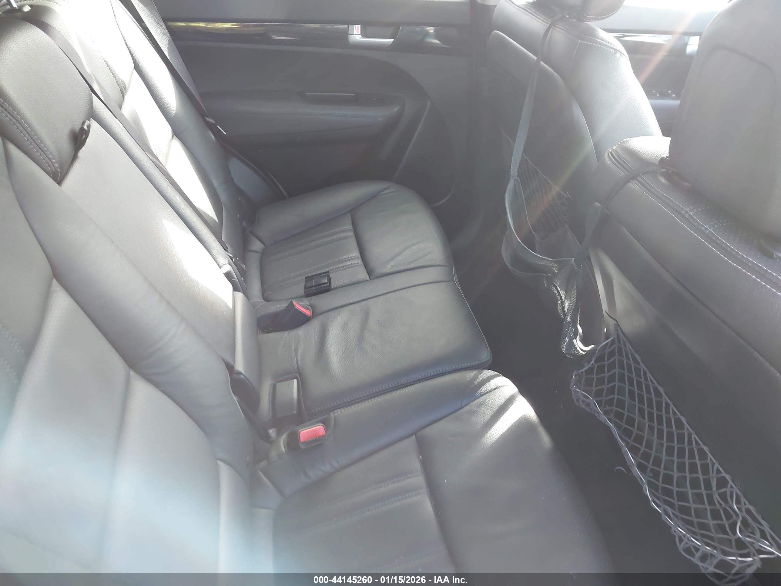 KIA SORENTO image 8