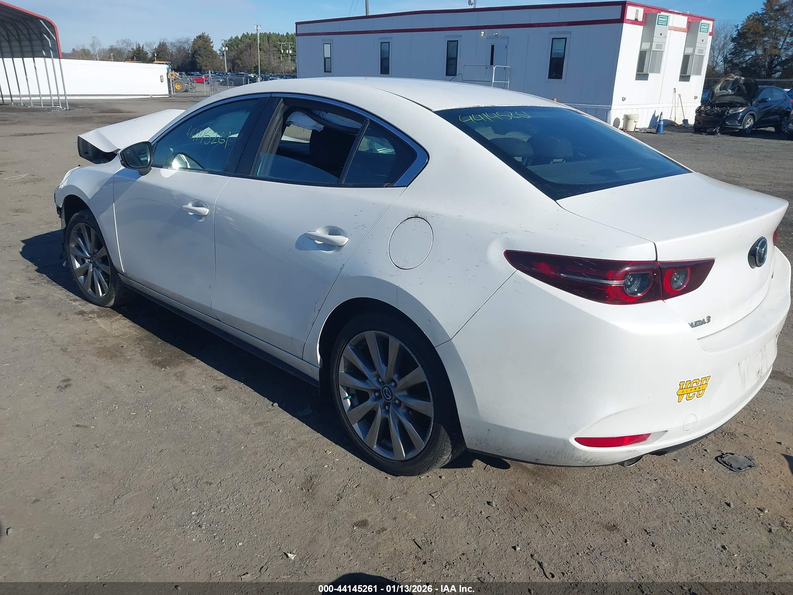 MAZDA MAZDA3 image 3