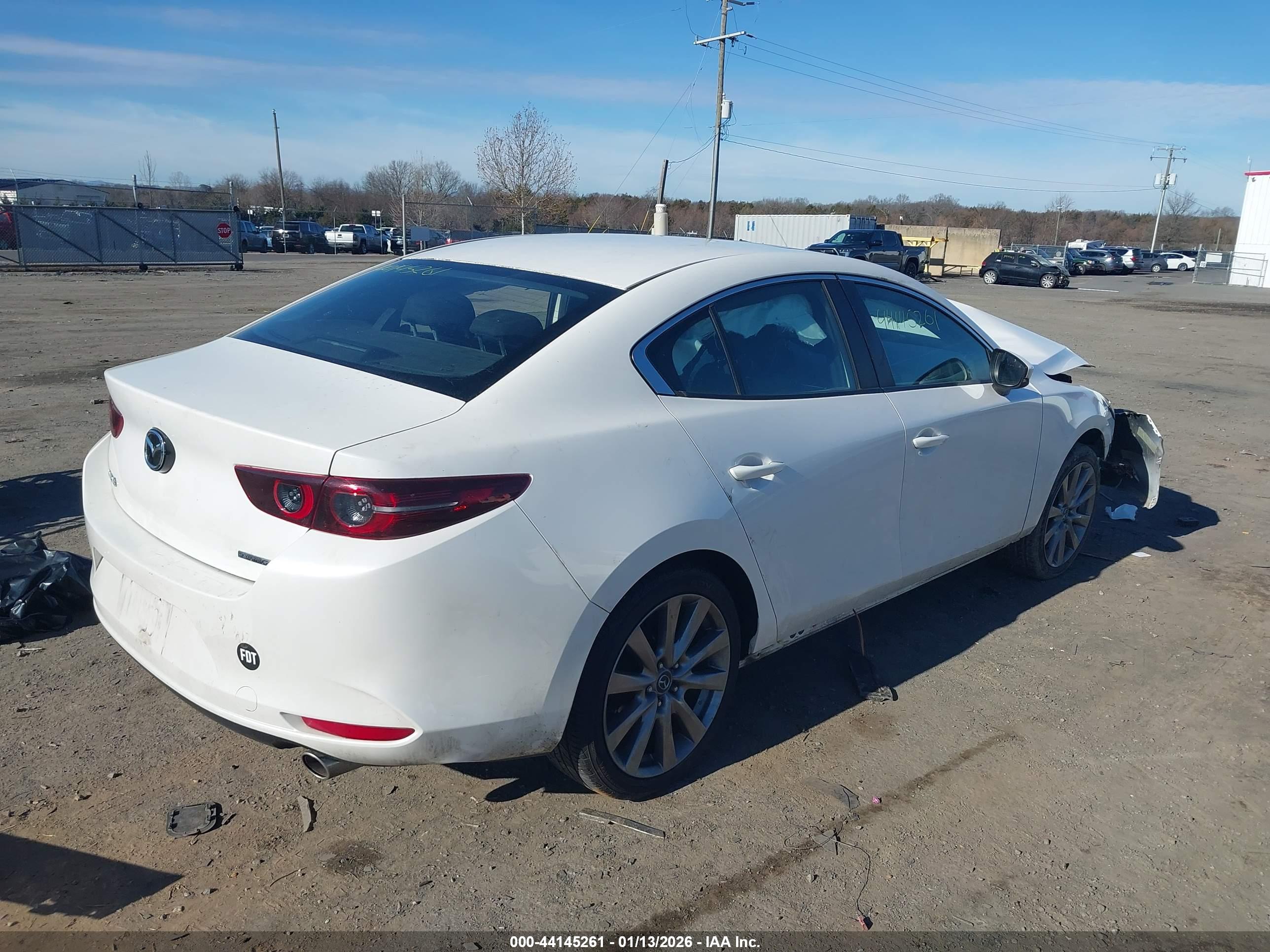 MAZDA MAZDA3 image 4