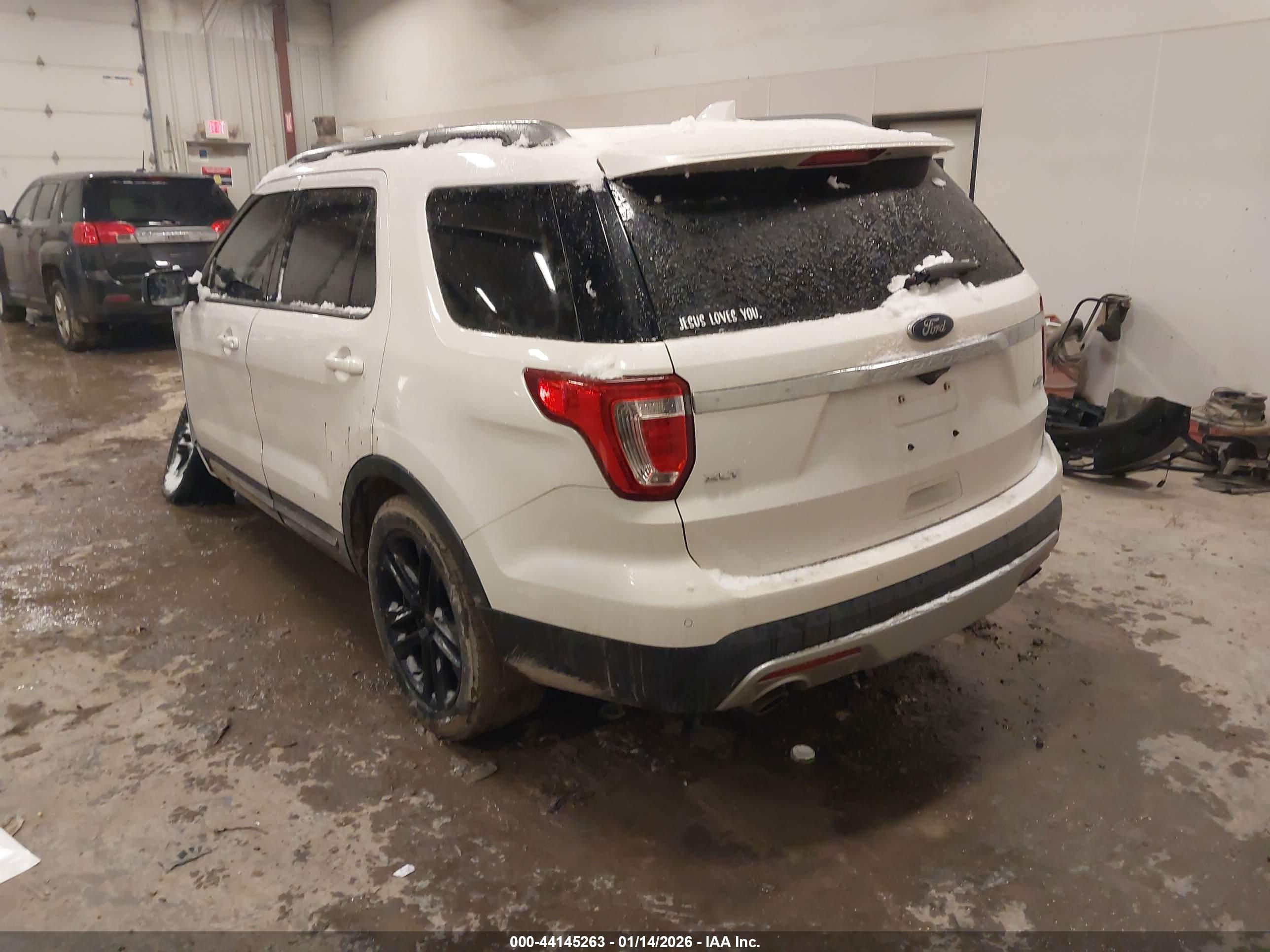 FORD EXPLORER image 3