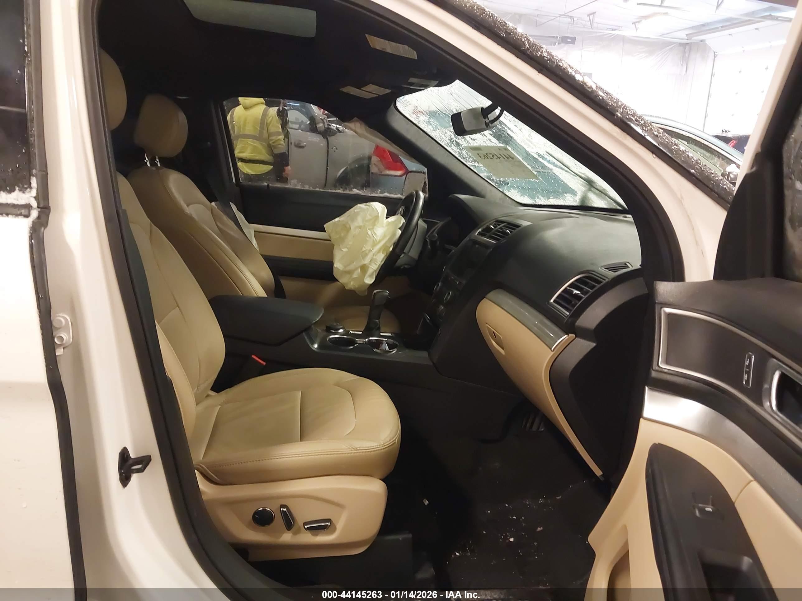 FORD EXPLORER image 5