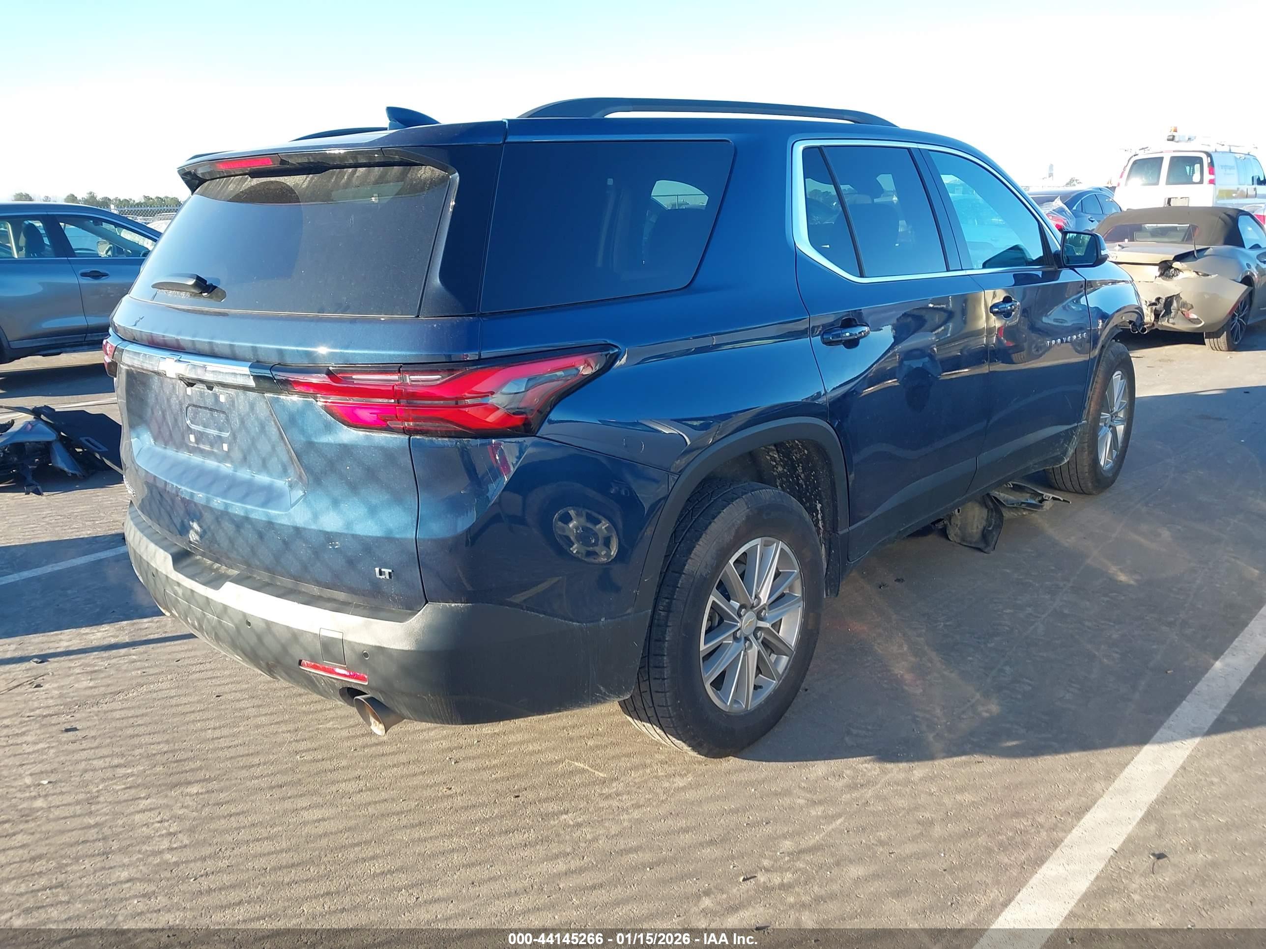 CHEVROLET TRAVERSE image 4