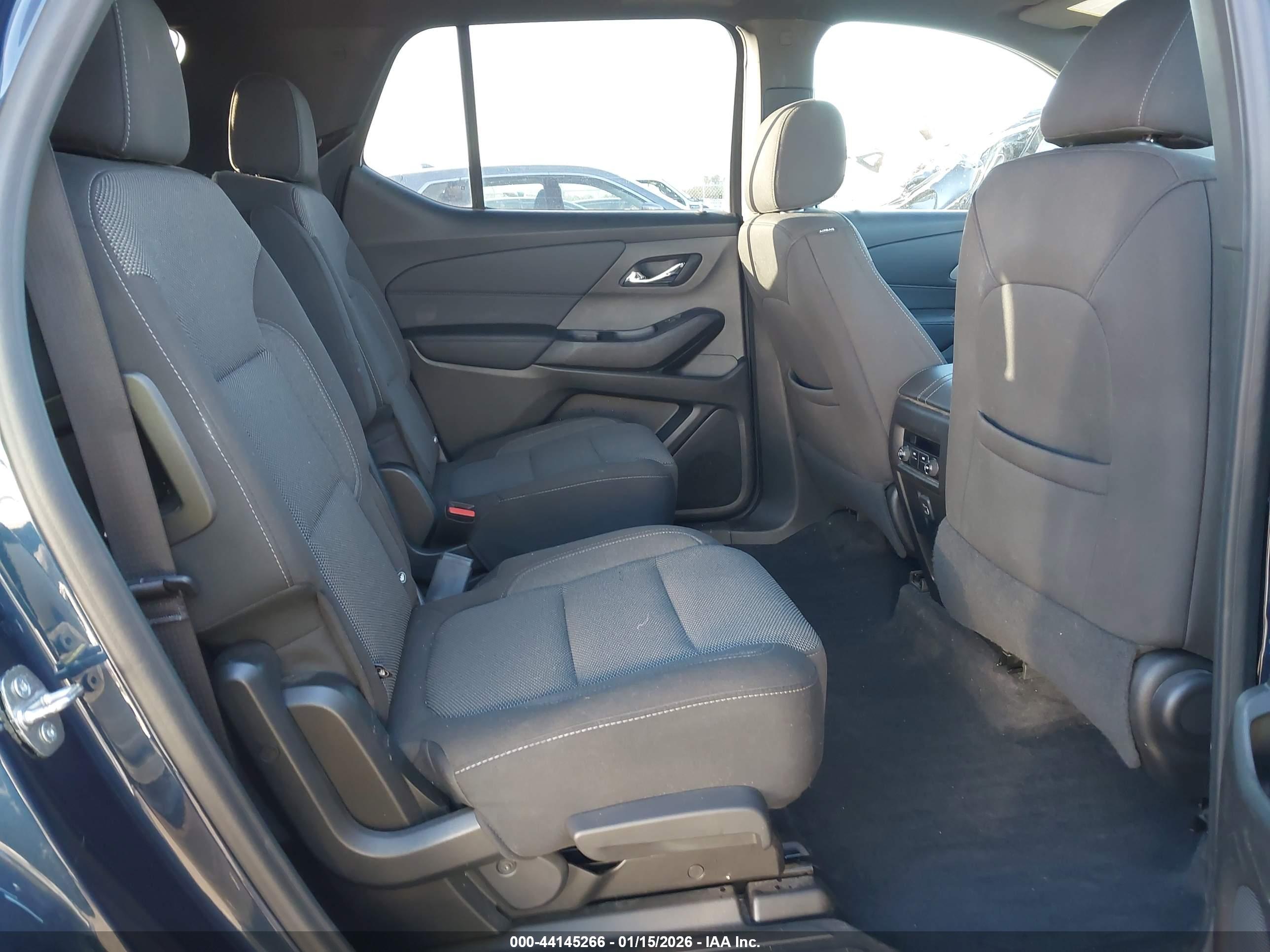 CHEVROLET TRAVERSE image 8