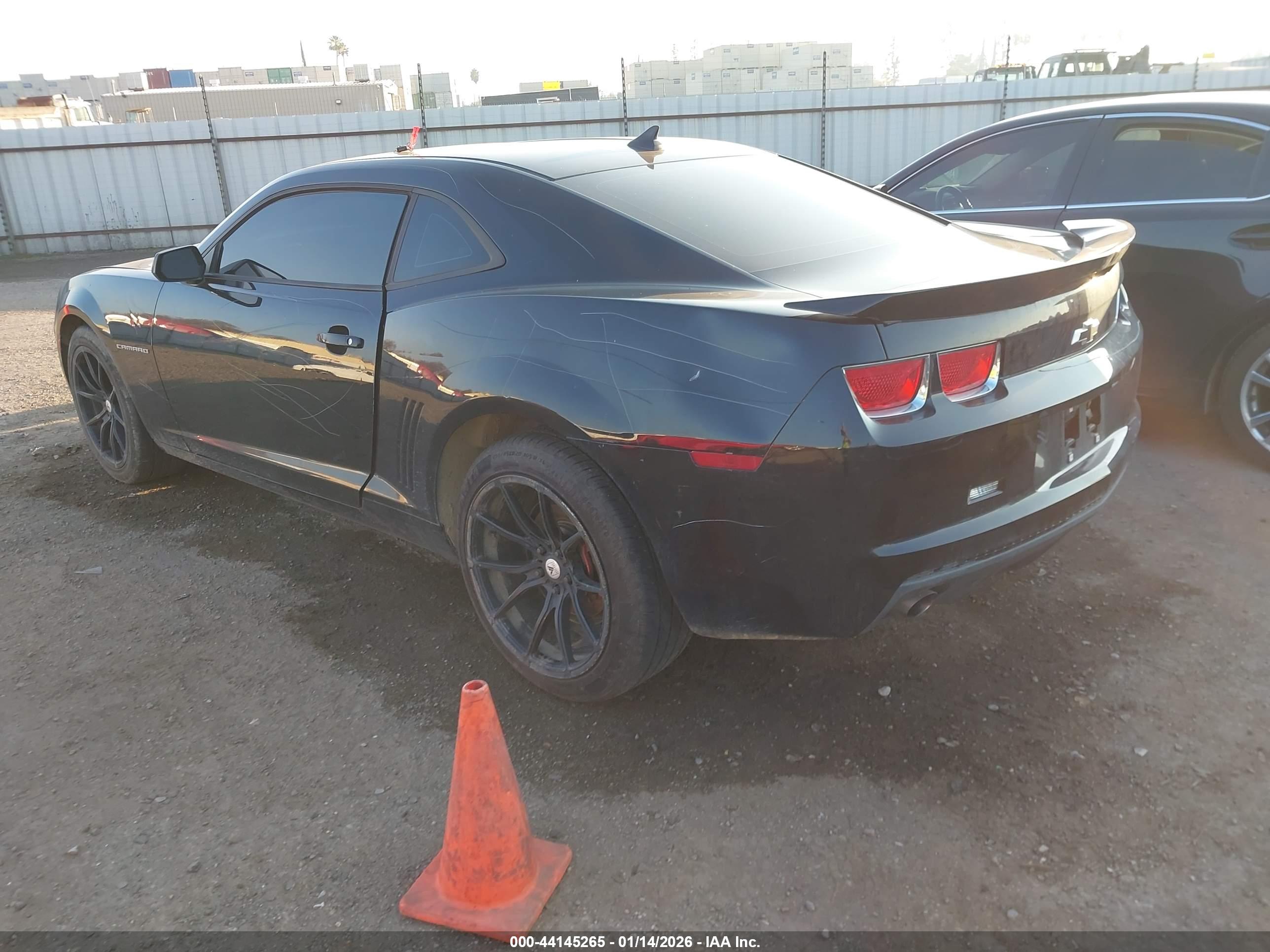 CHEVROLET CAMARO image 3