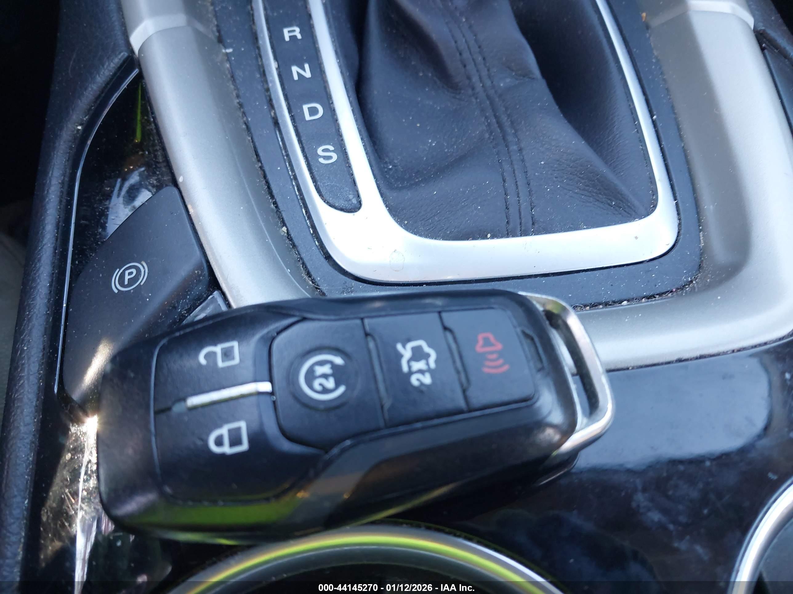 FORD FUSION image 11