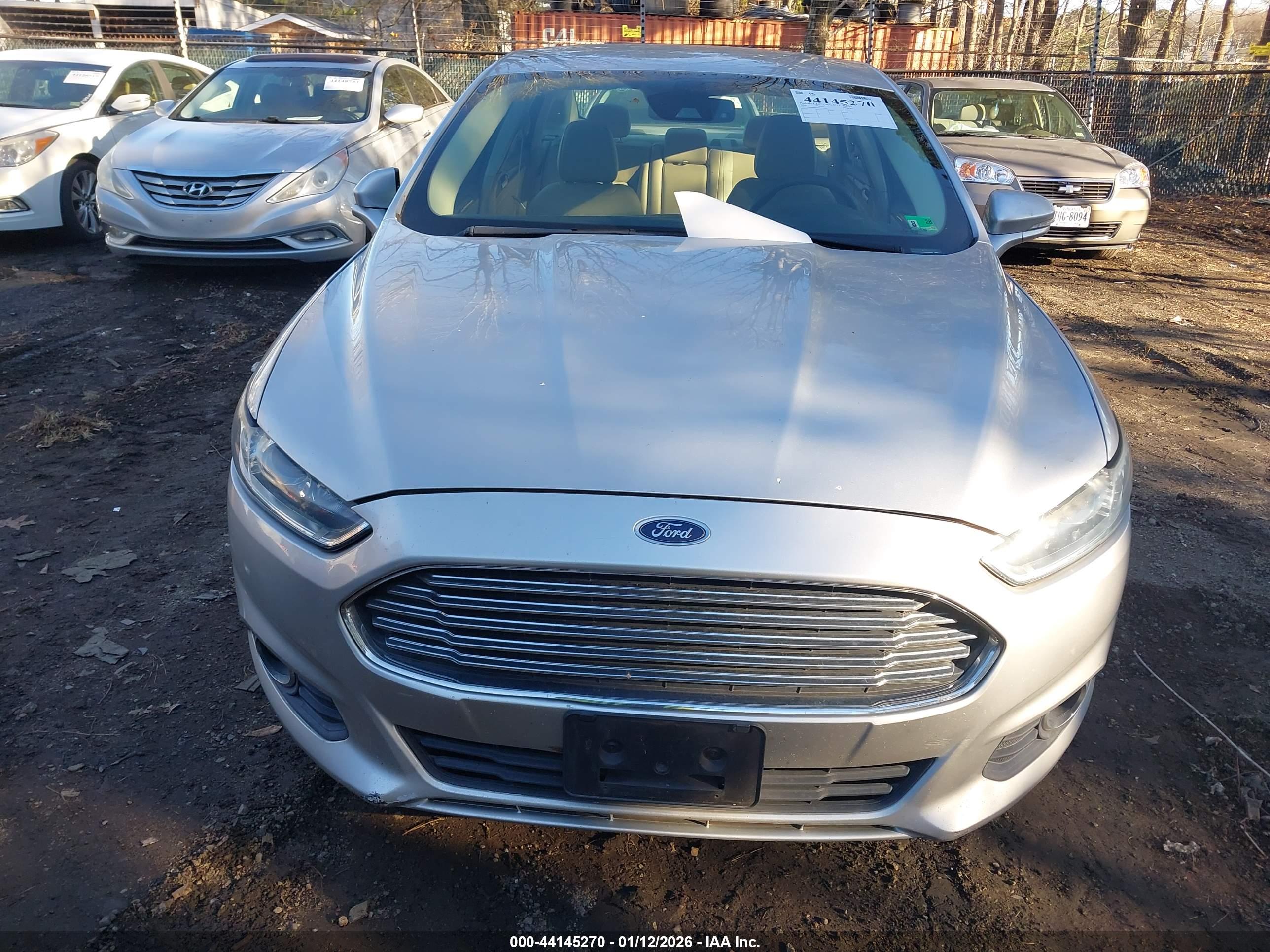 FORD FUSION image 6