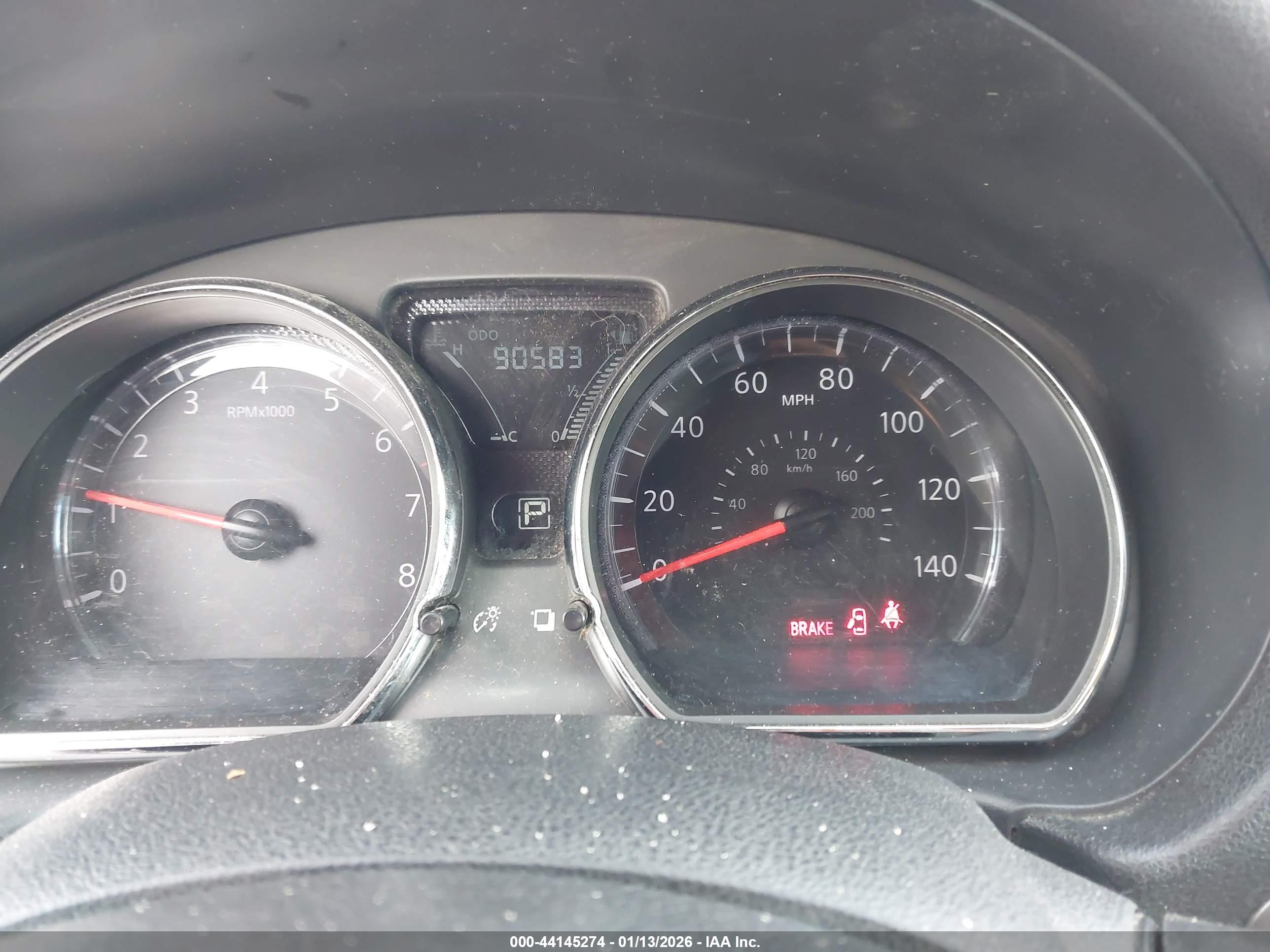 NISSAN VERSA image 7