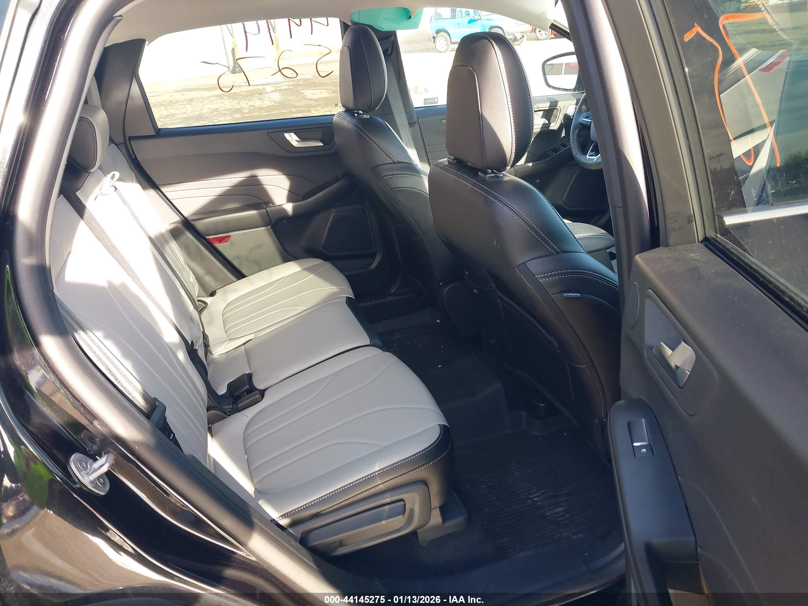 FORD ESCAPE image 8