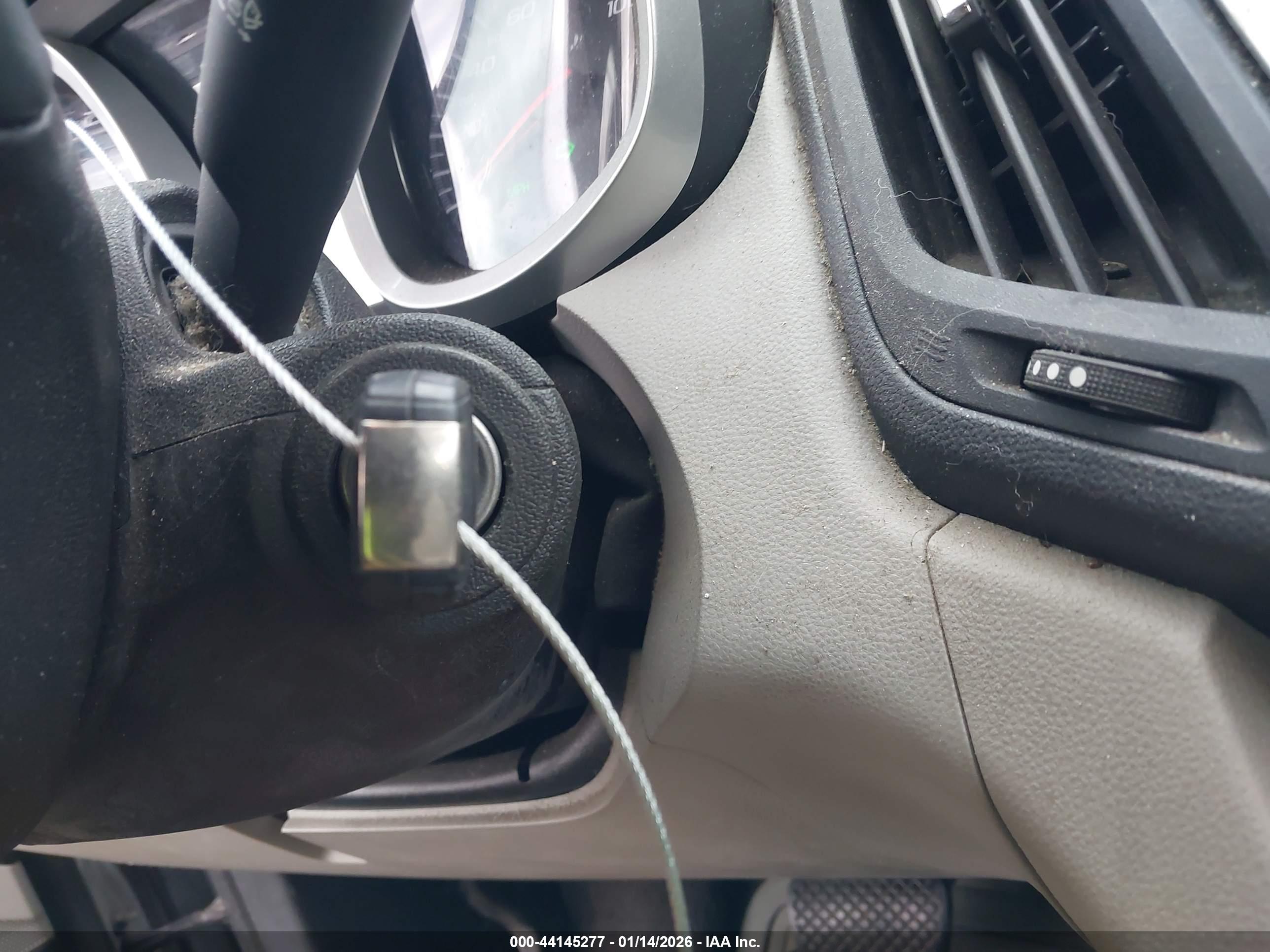 CHEVROLET EQUINOX image 11