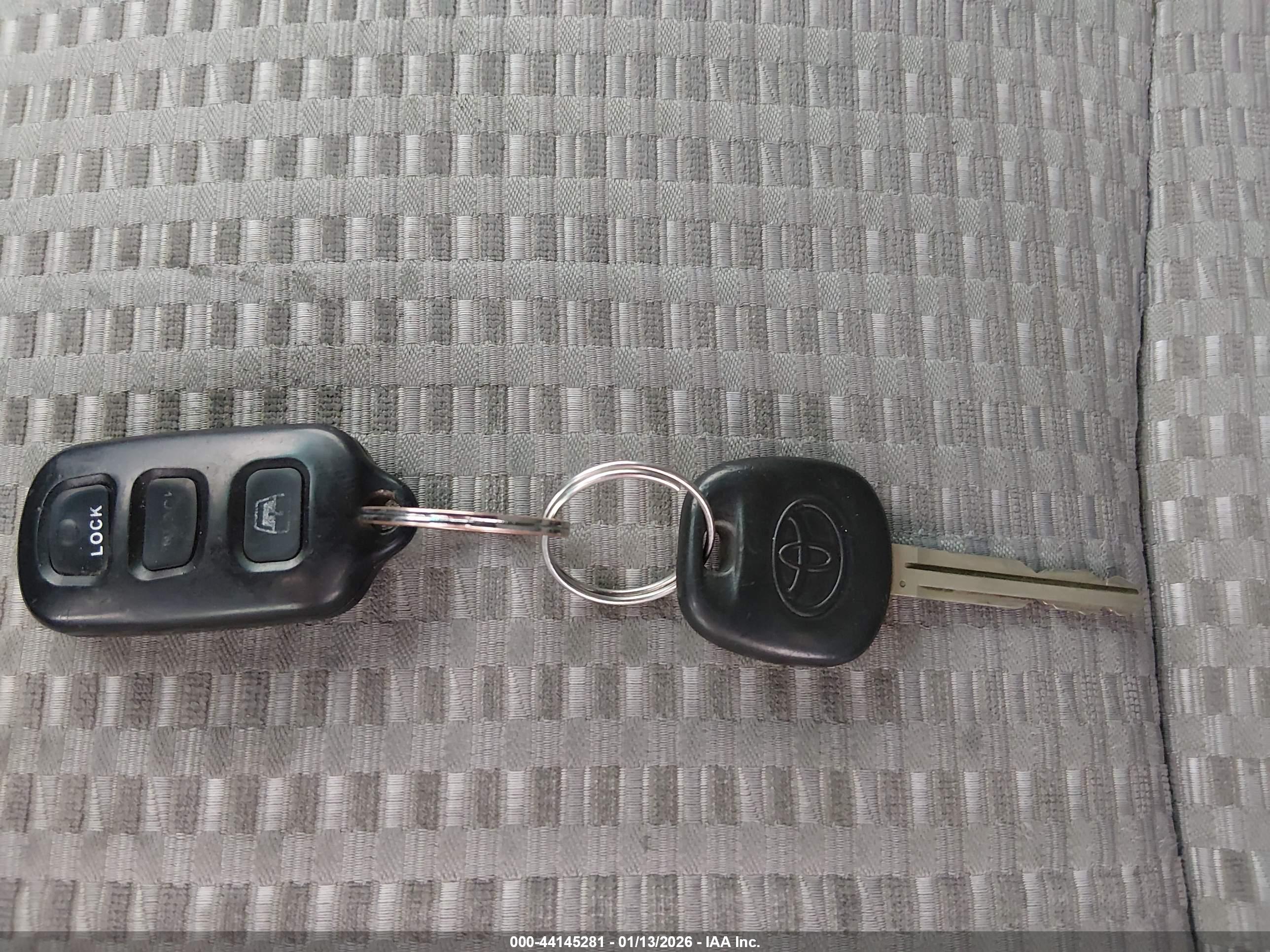 TOYOTA 4RUNNER image 11