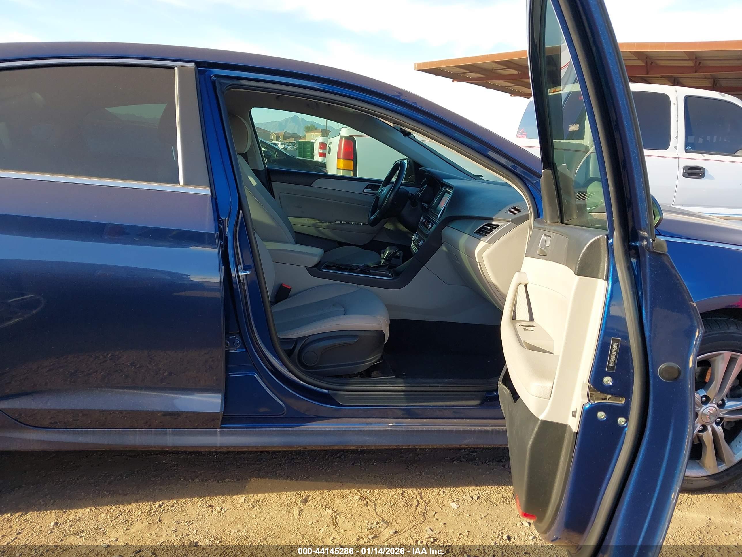 HYUNDAI SONATA image 5