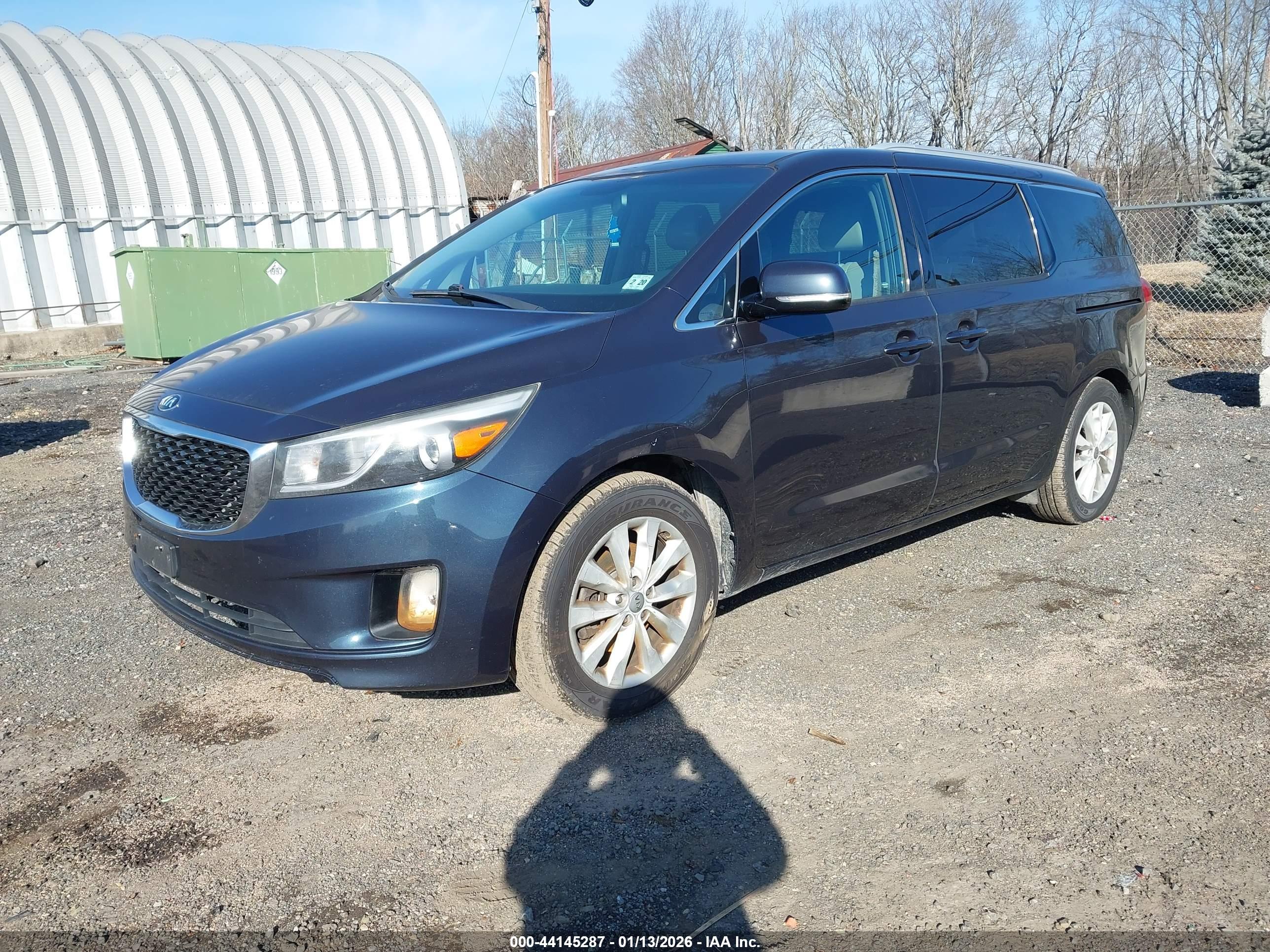 KIA SEDONA image 2