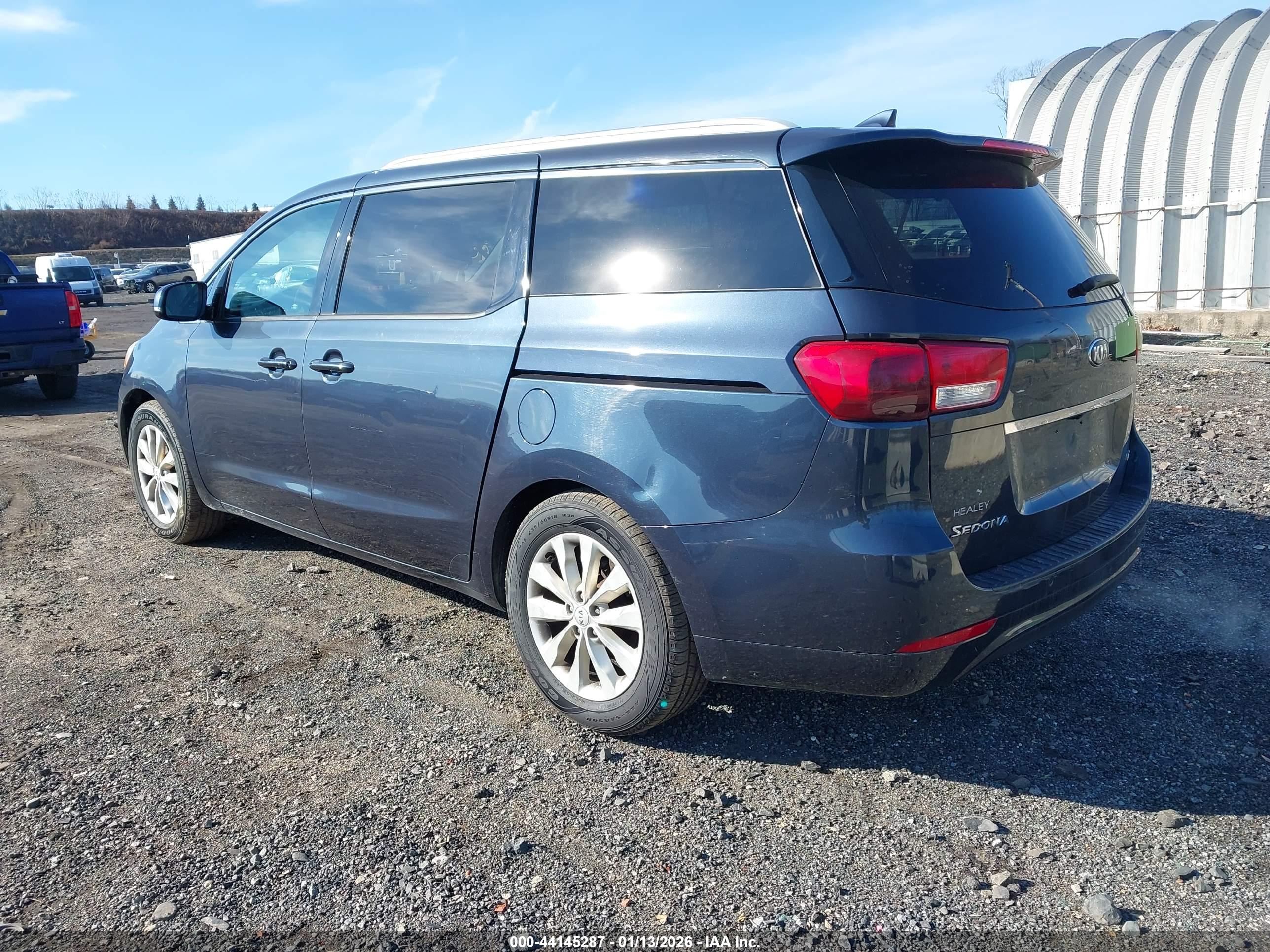 KIA SEDONA image 3