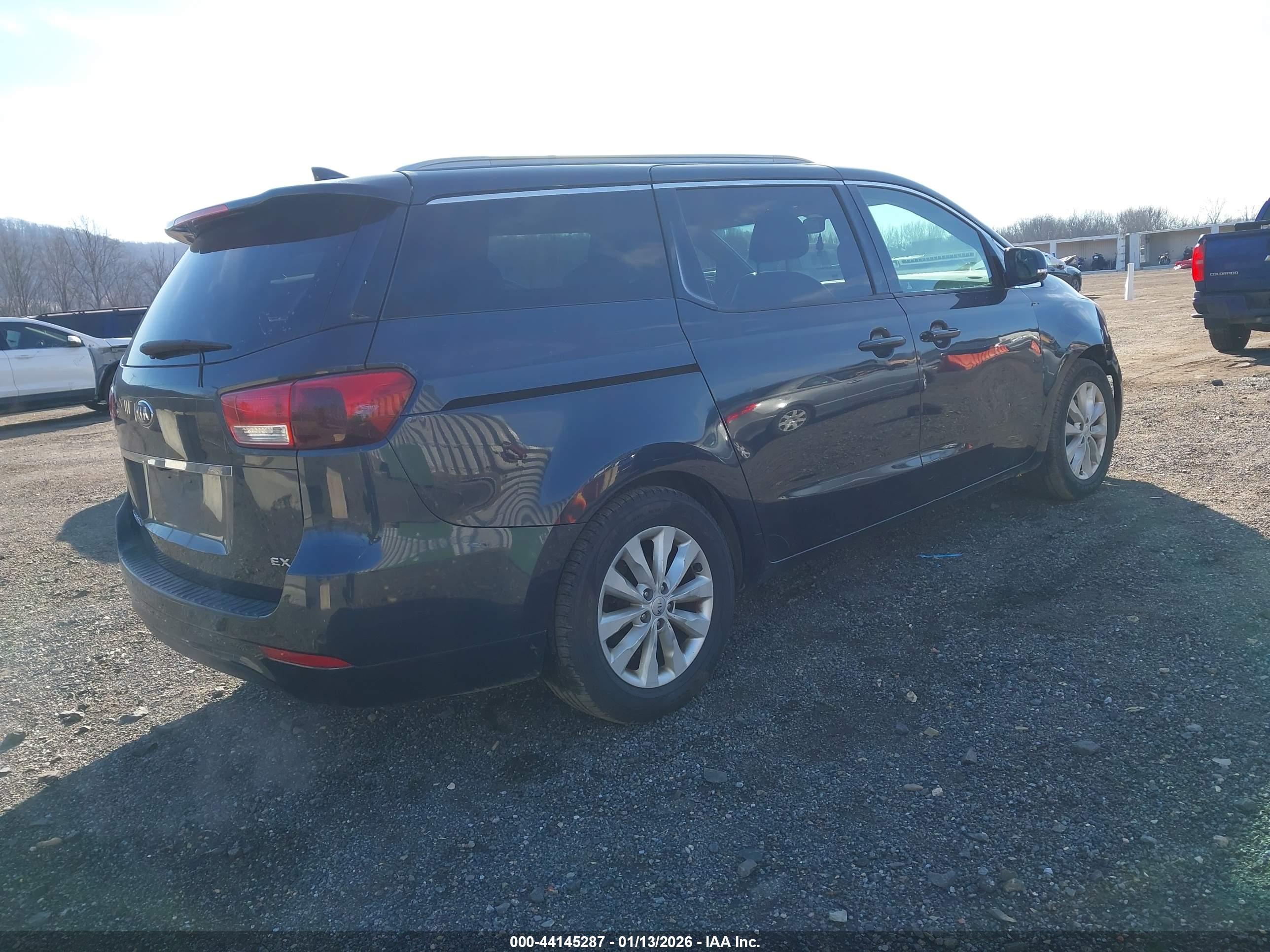 KIA SEDONA image 4