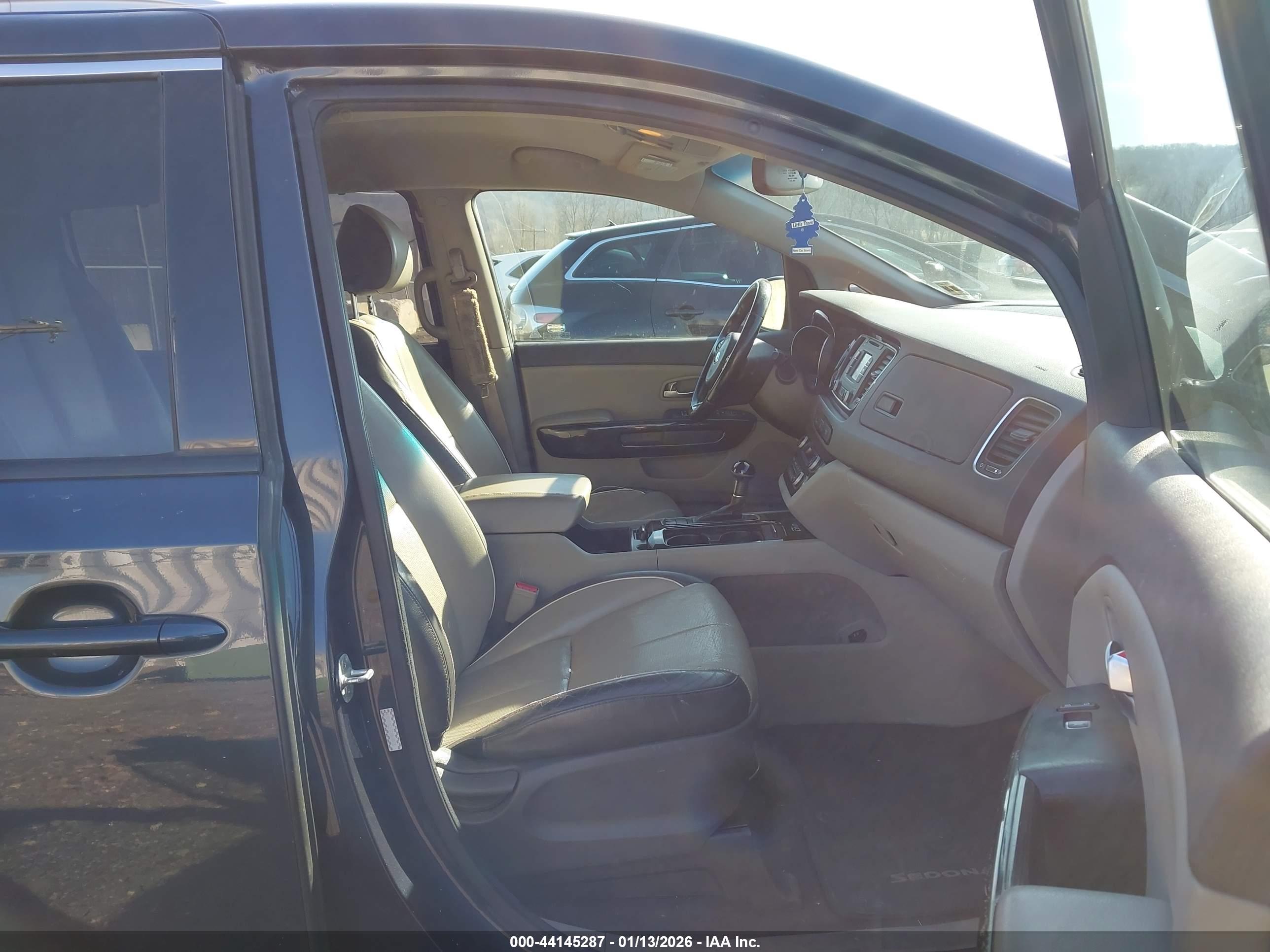 KIA SEDONA image 5