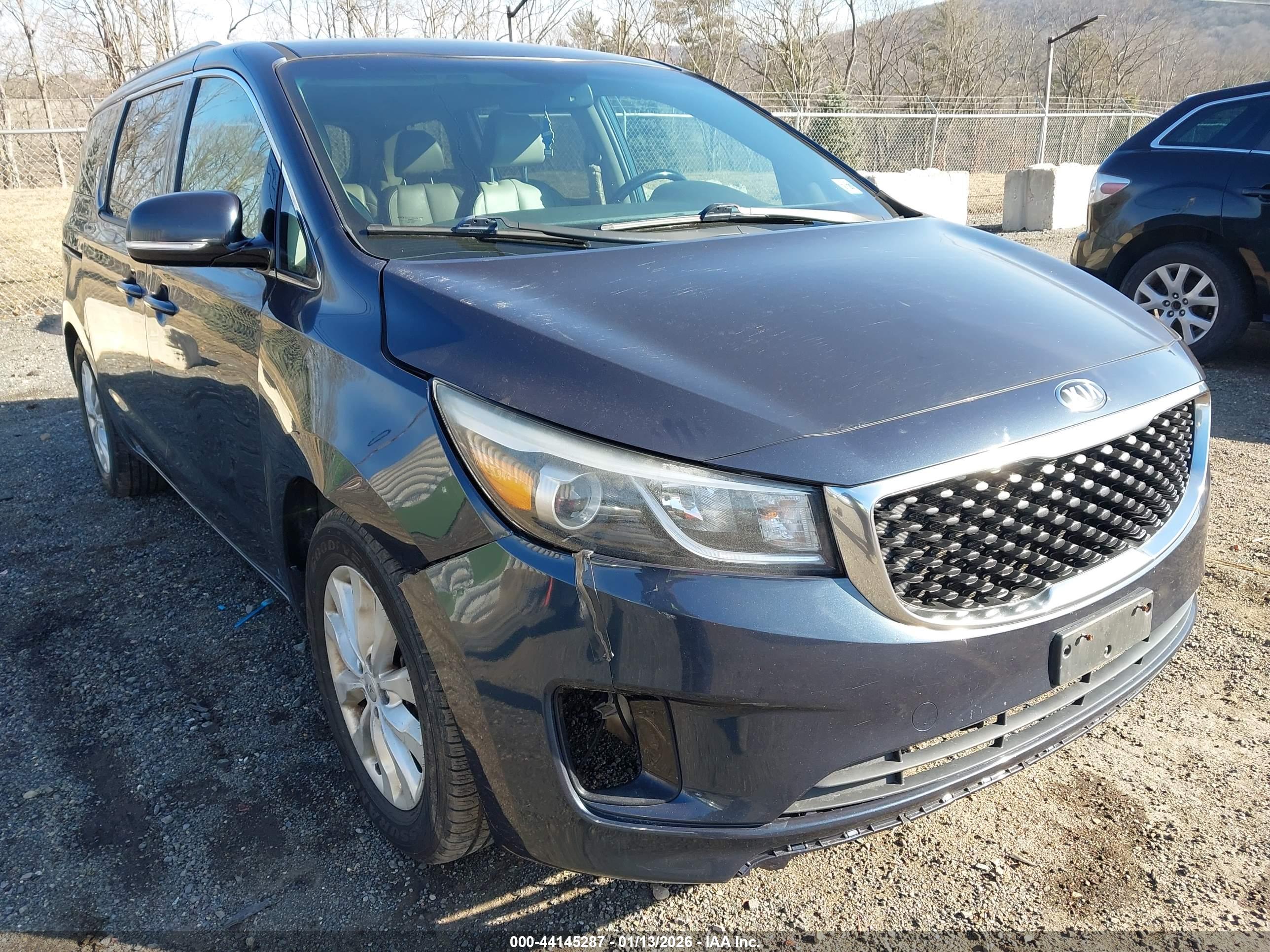 KIA SEDONA image 6