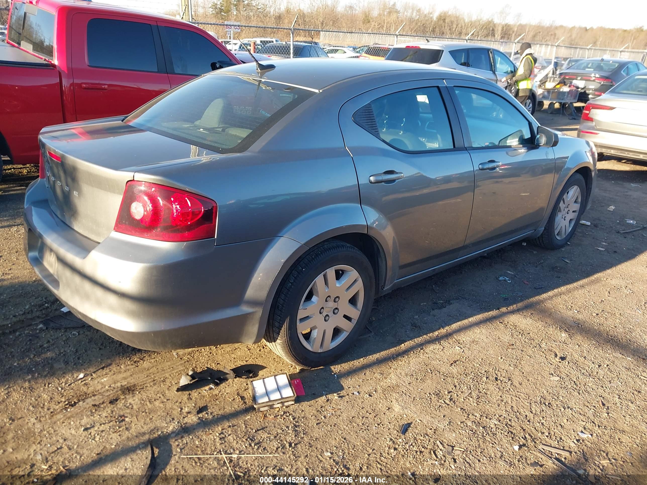 DODGE AVENGER image 4