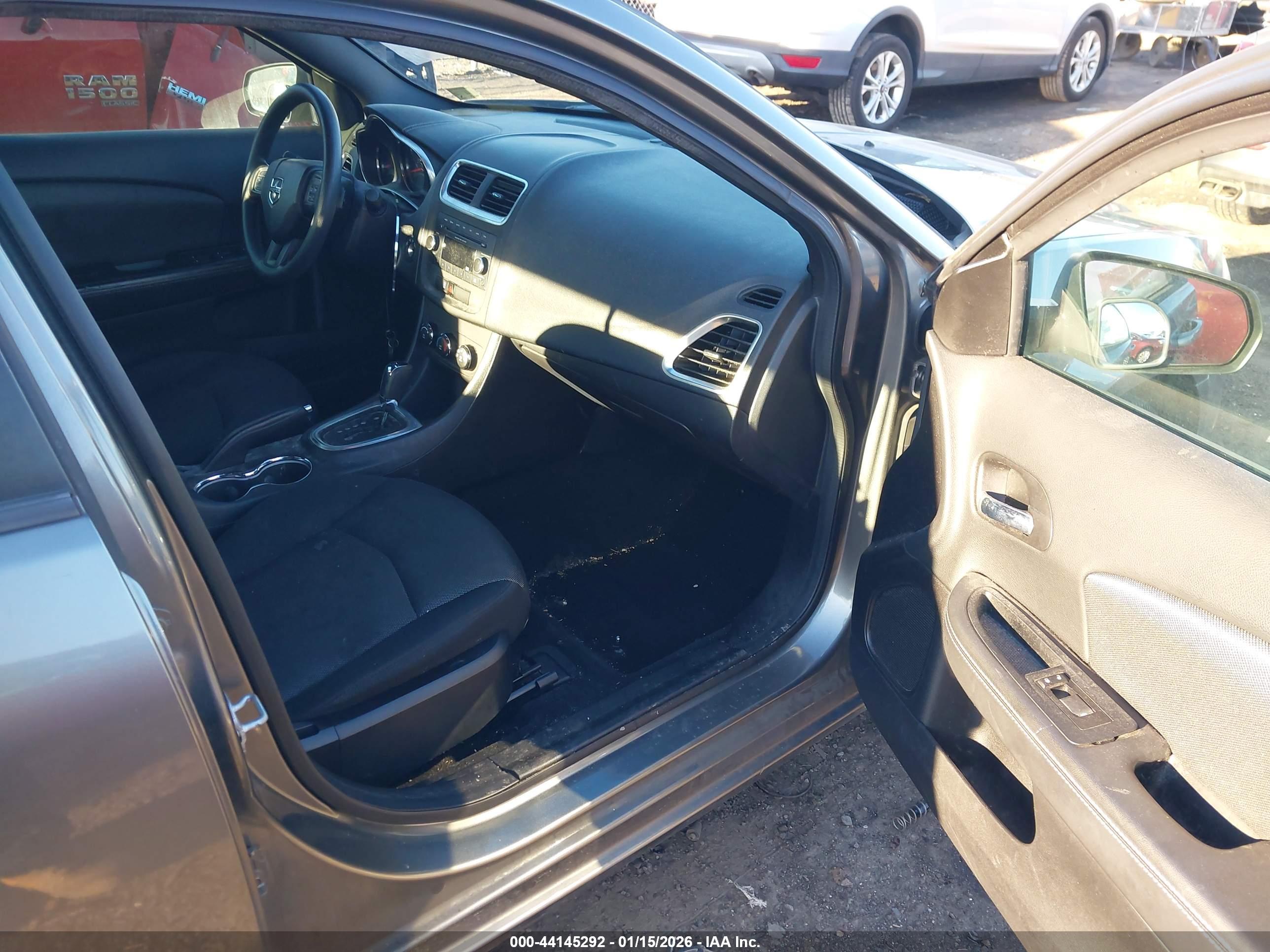 DODGE AVENGER image 5