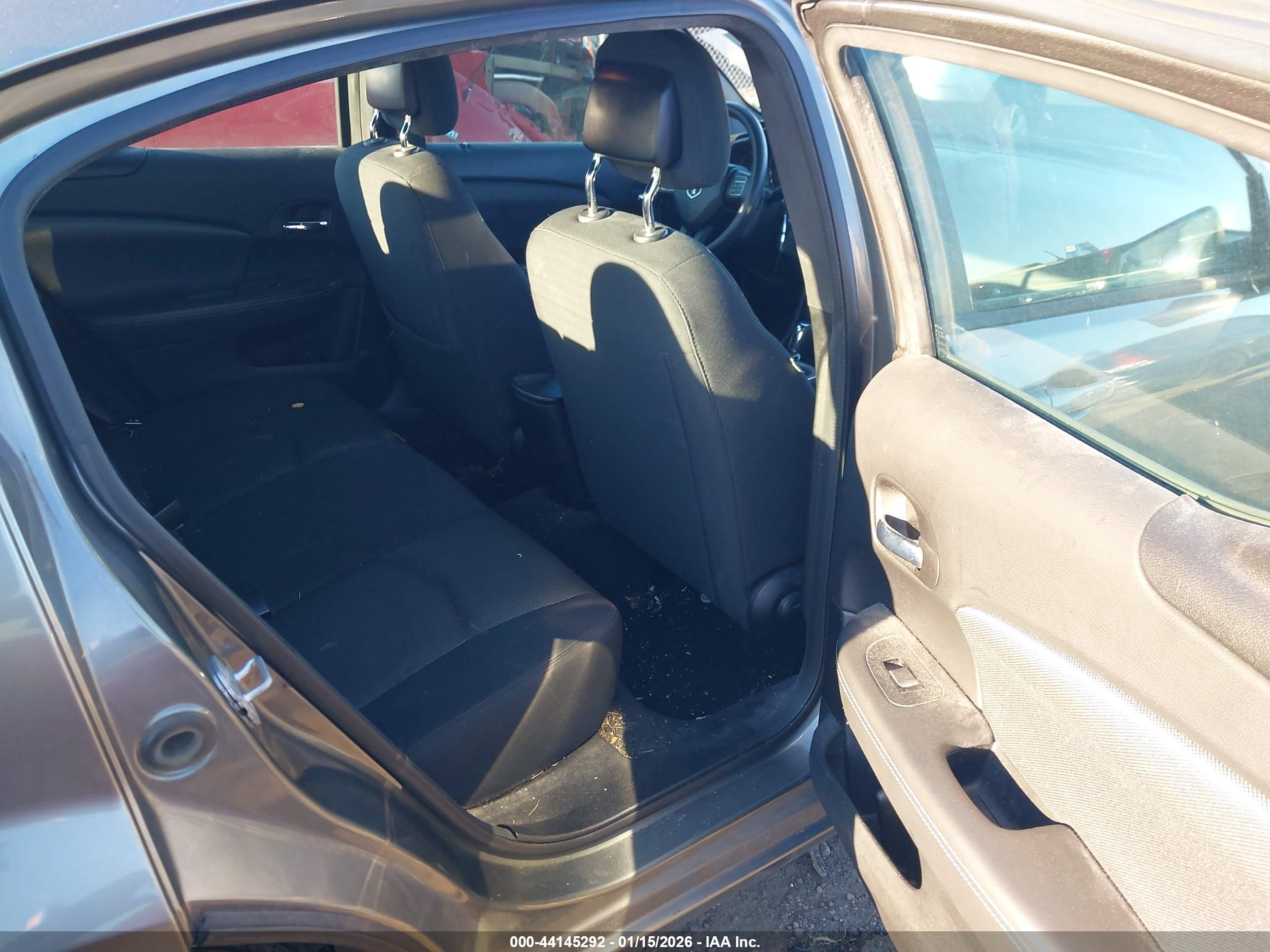 DODGE AVENGER image 8