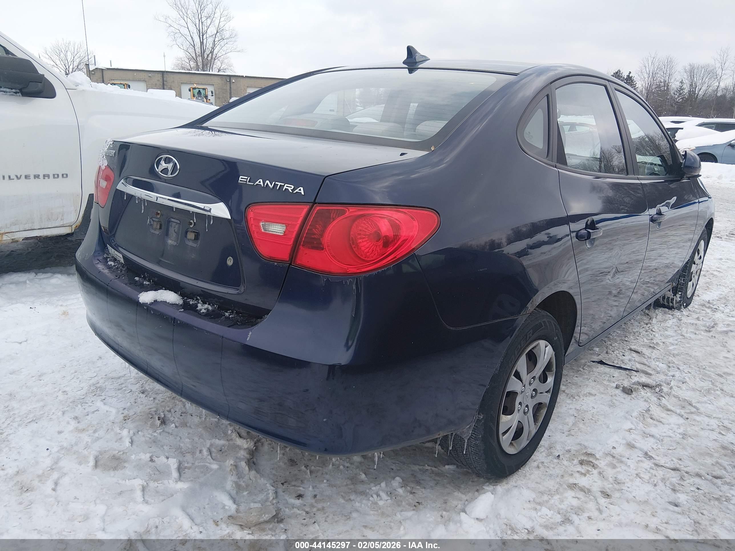 HYUNDAI ELANTRA image 4