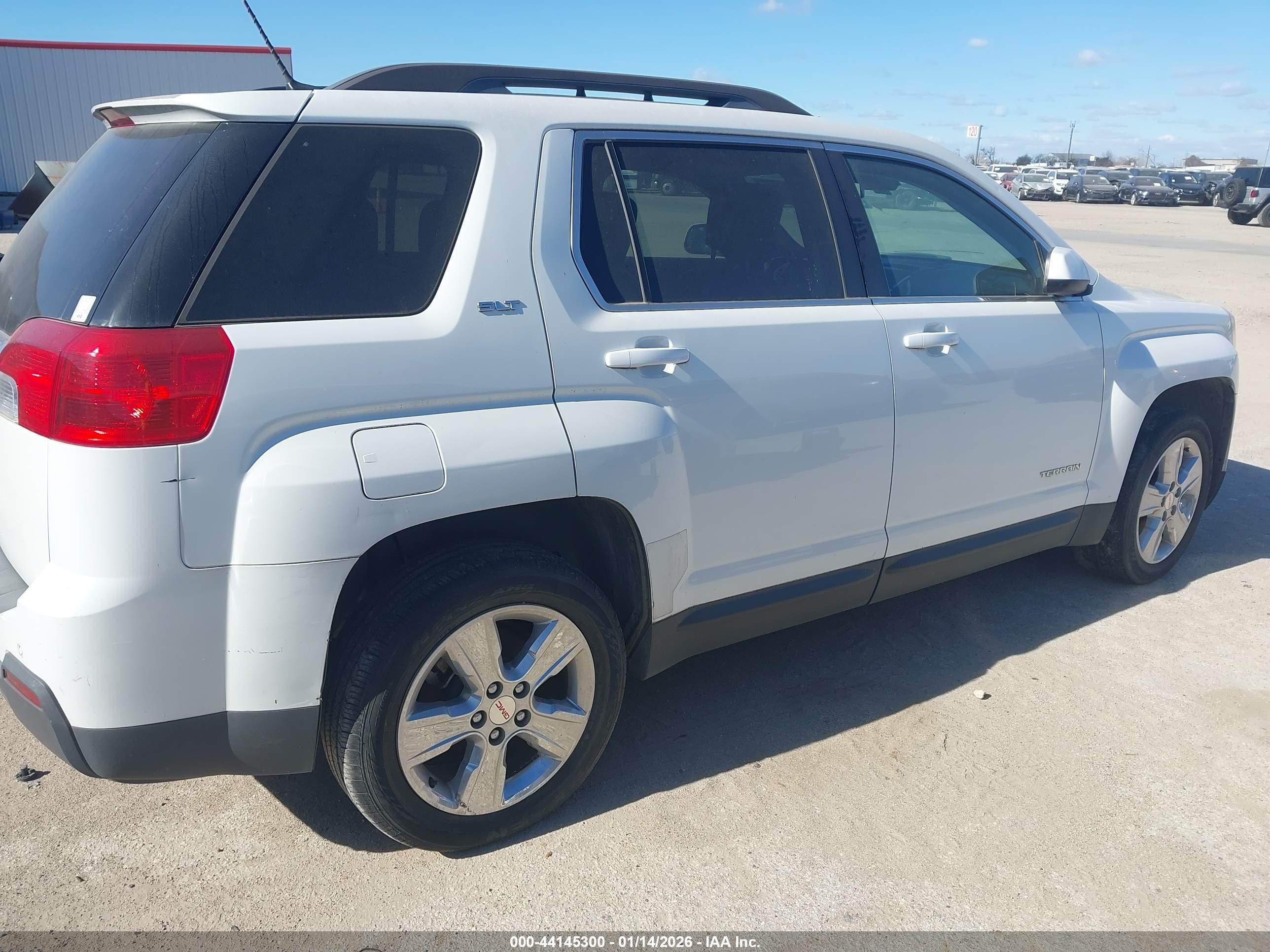 GMC TERRAIN image 4