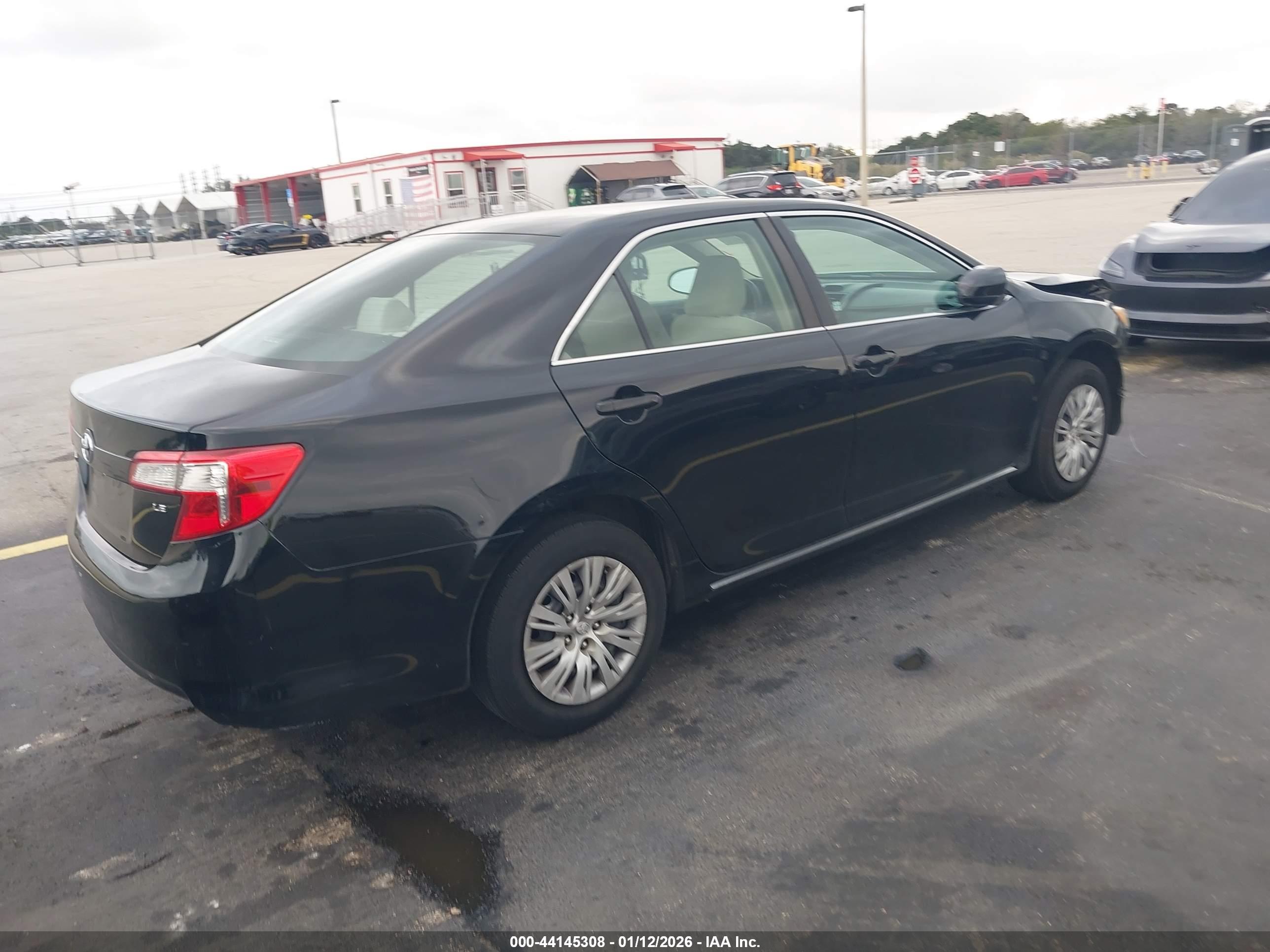 TOYOTA CAMRY image 4