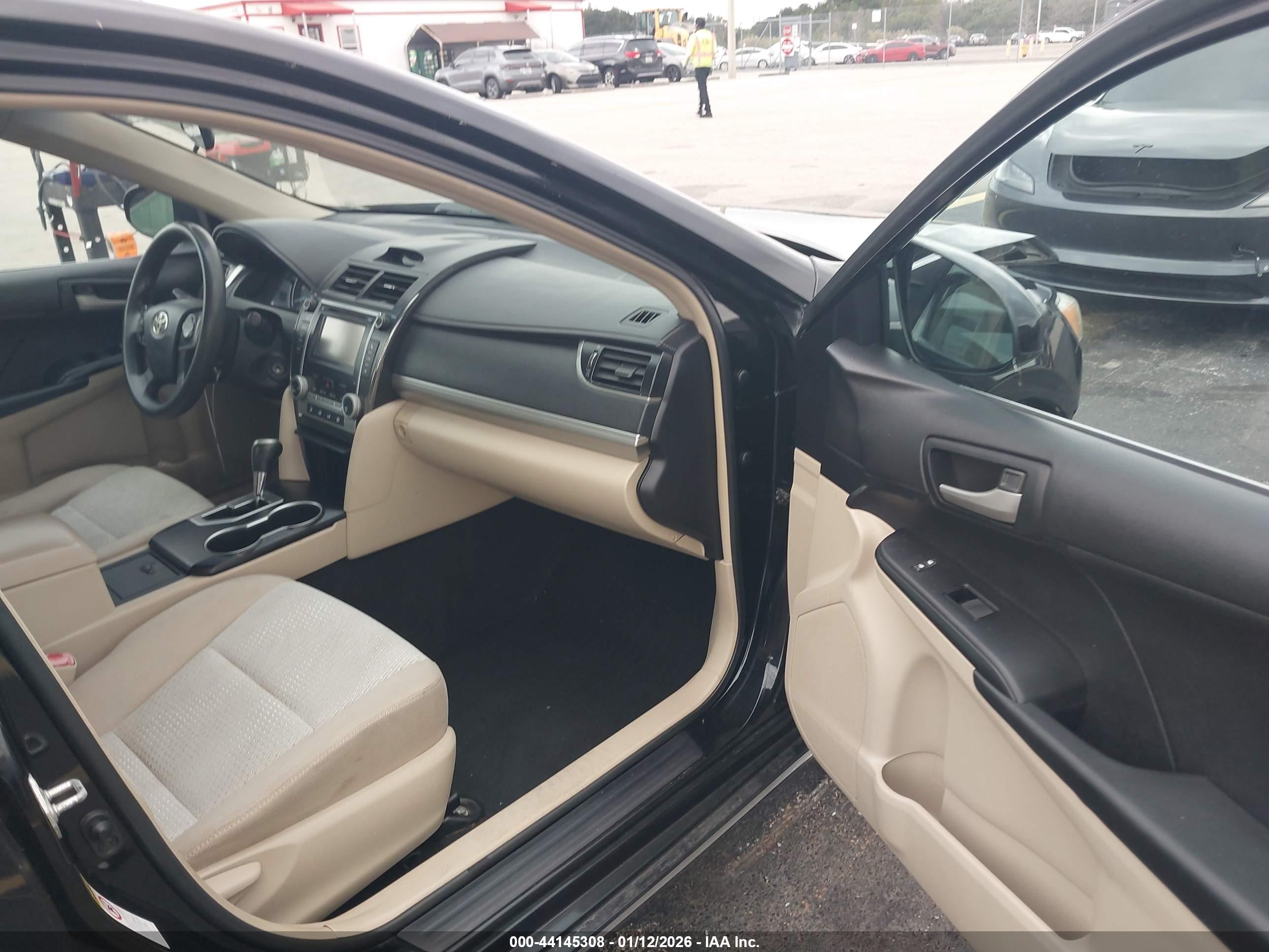 TOYOTA CAMRY image 5
