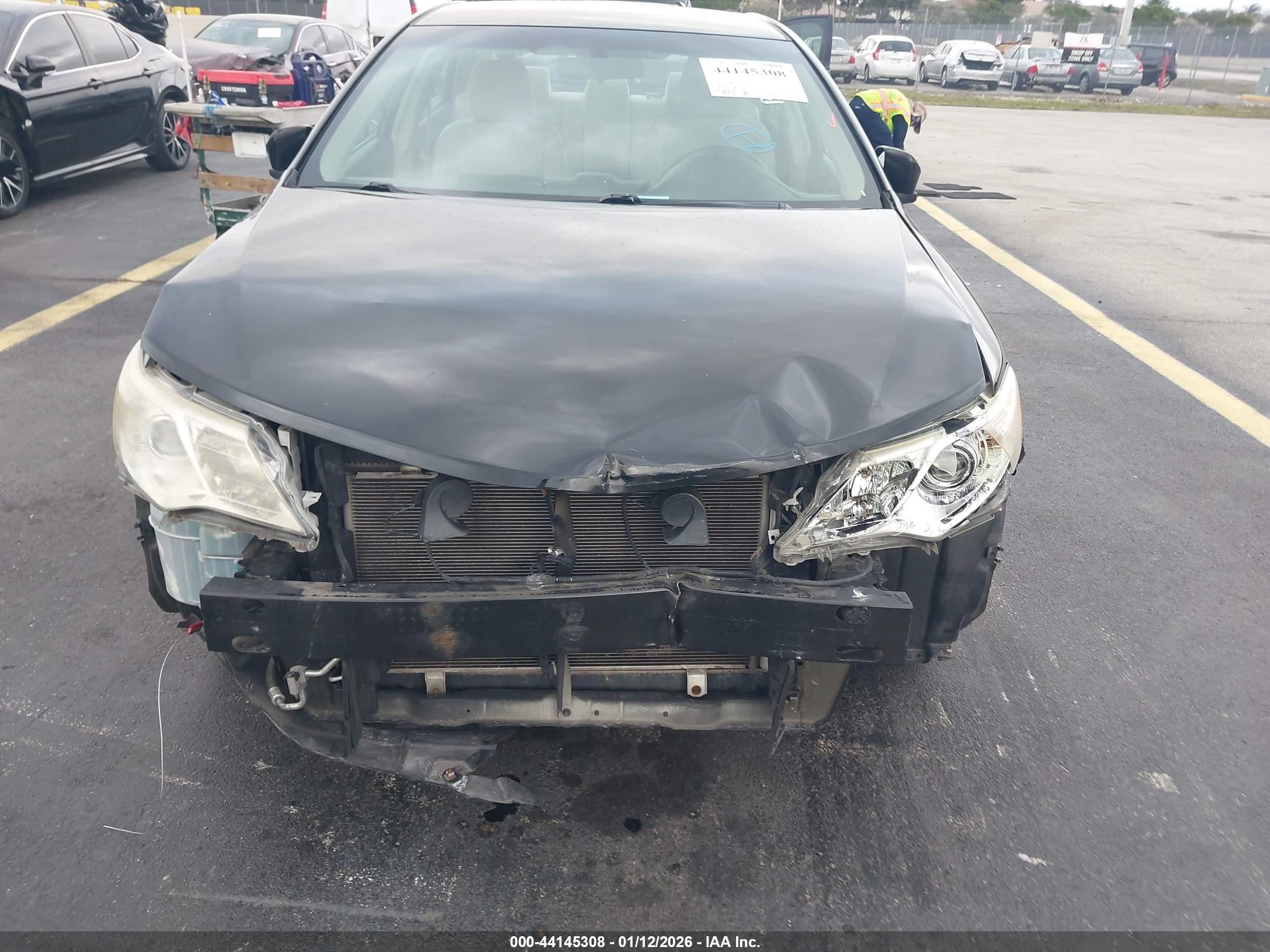 TOYOTA CAMRY image 6