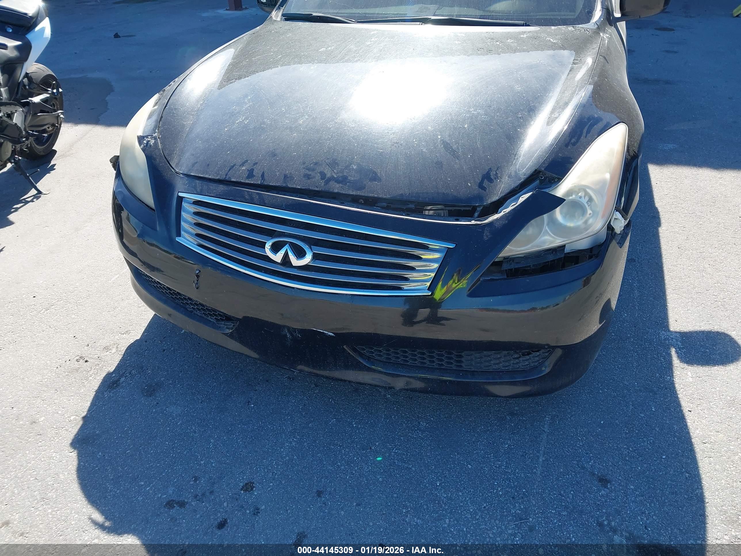 INFINITI G37 image 6