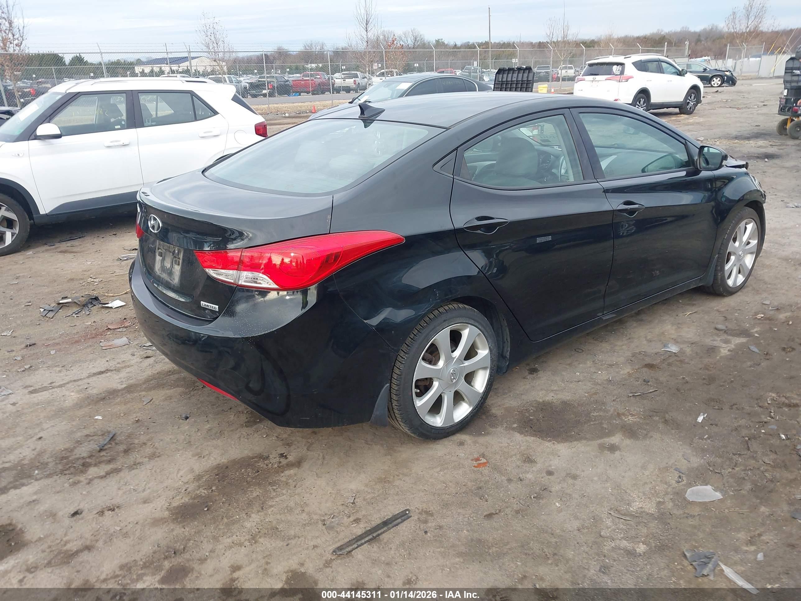 HYUNDAI ELANTRA image 4