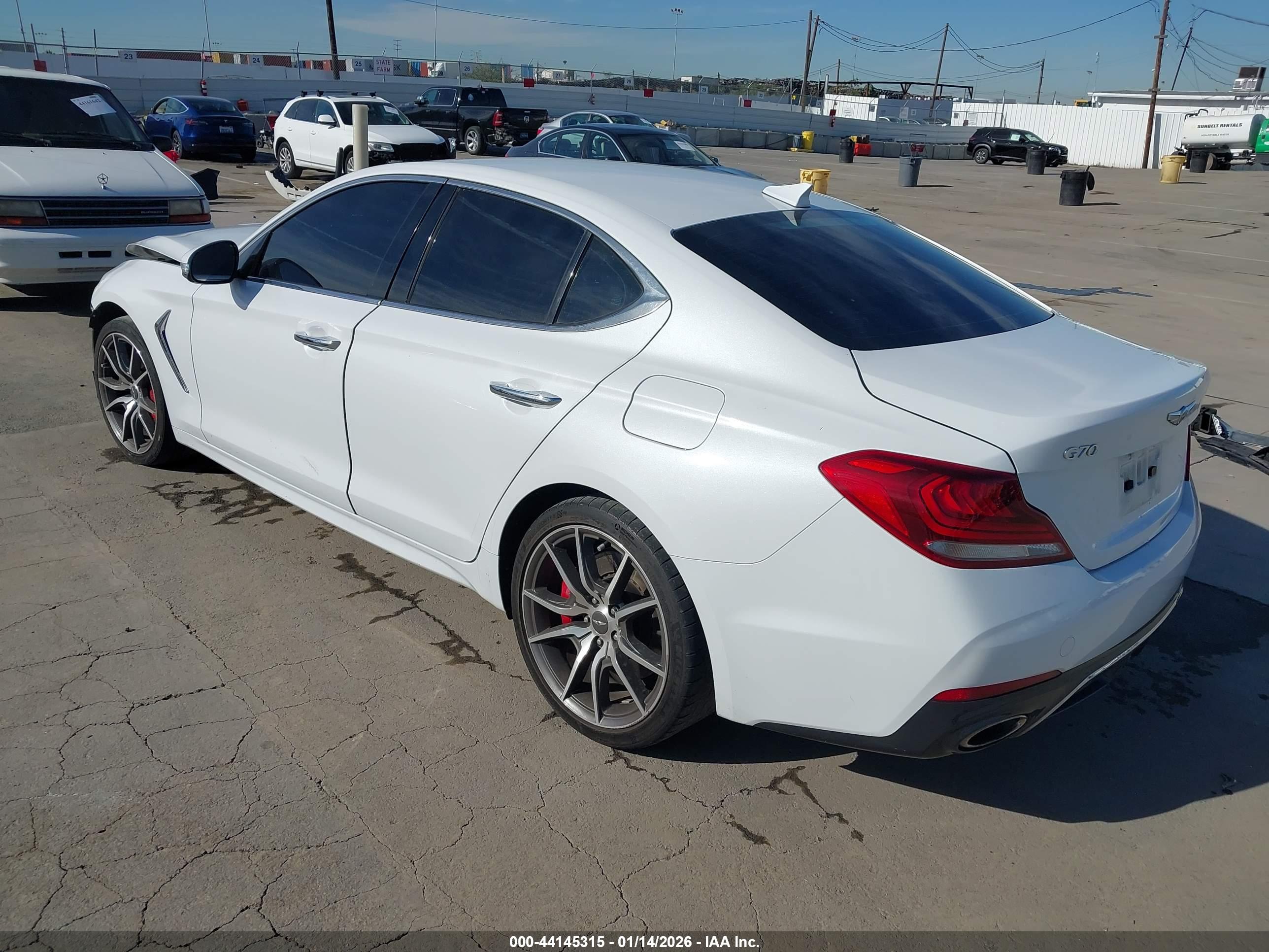 GENESIS G70 image 3