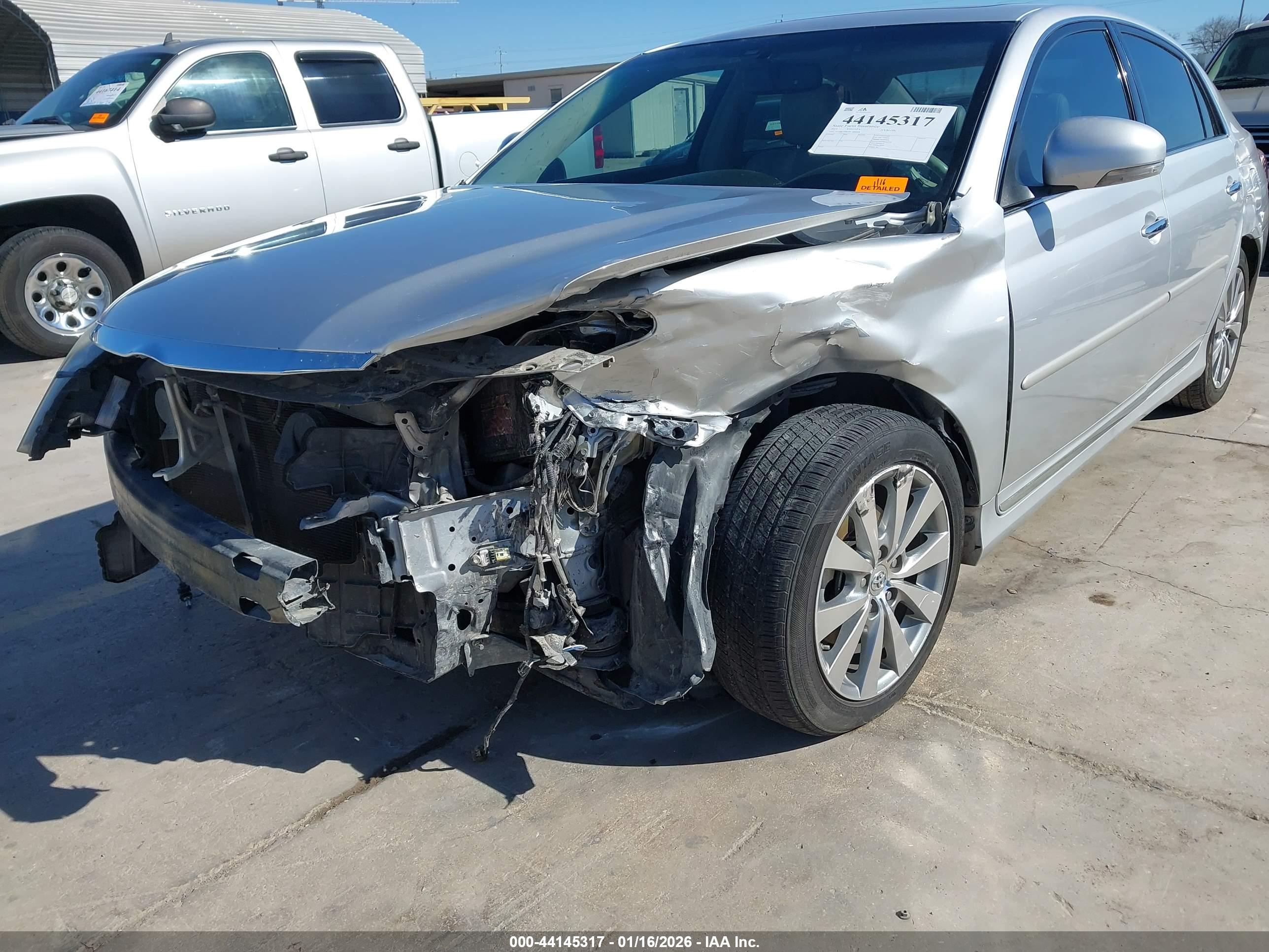 TOYOTA AVALON image 6
