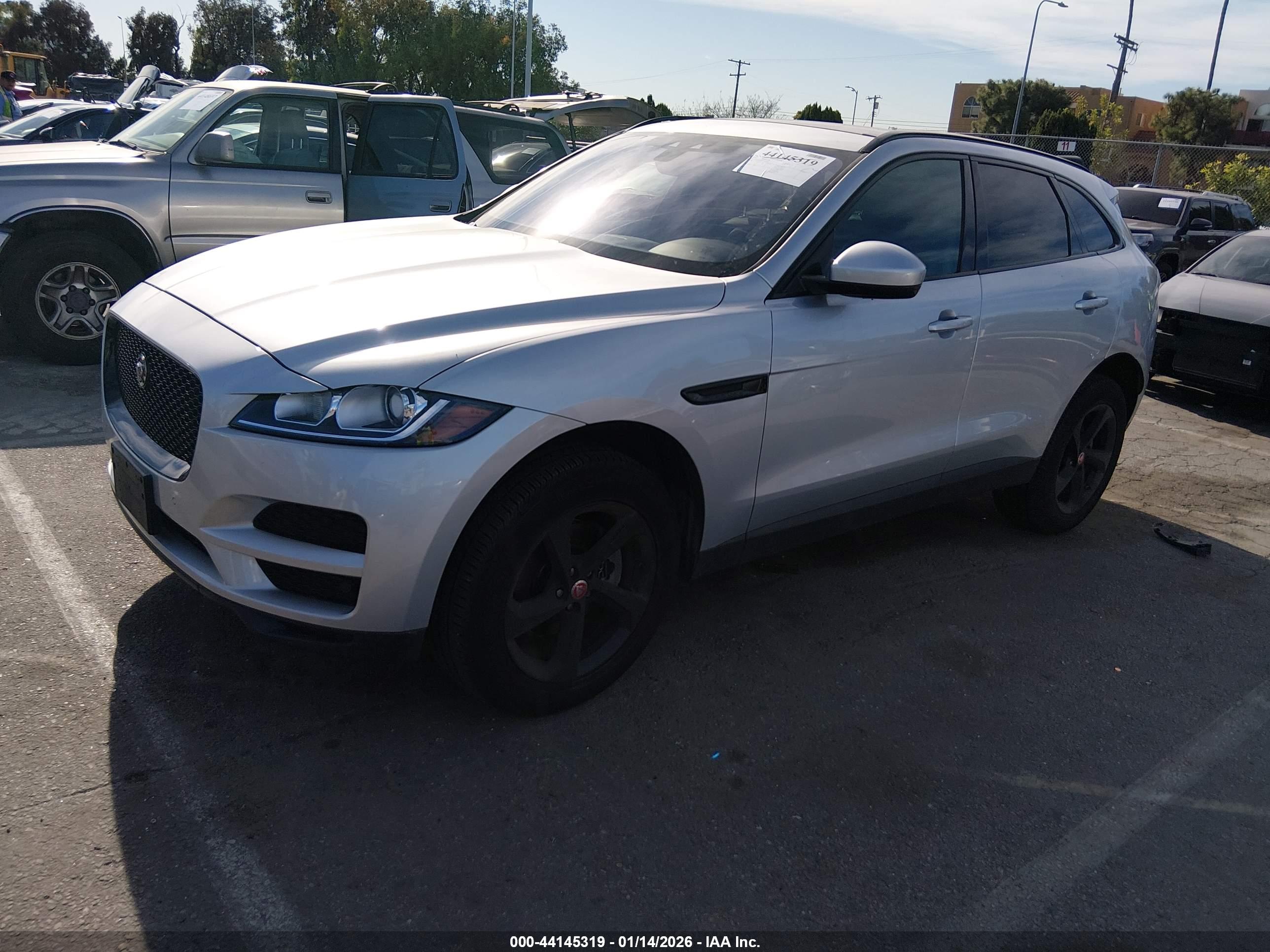 JAGUAR F-PACE image 2