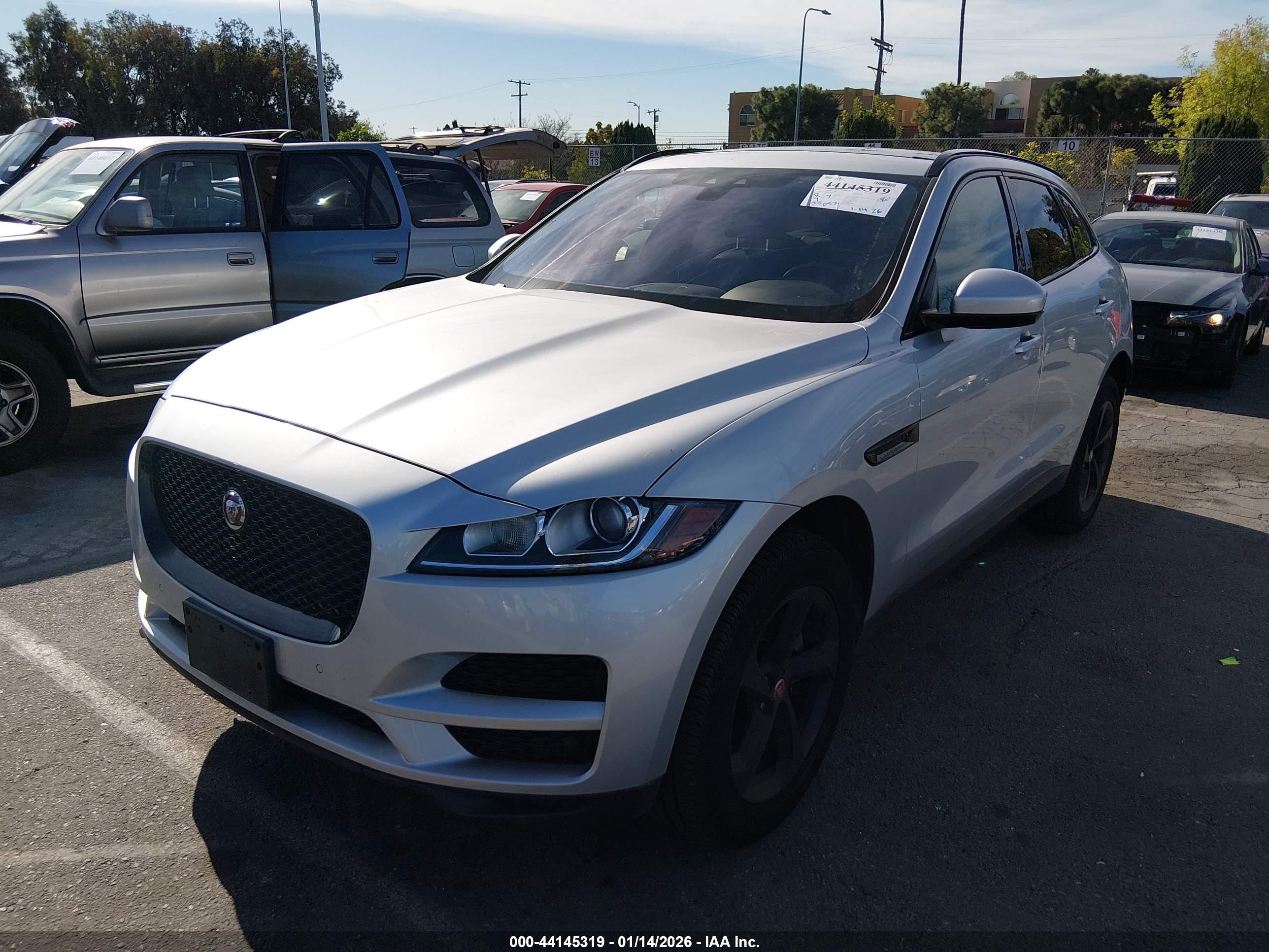 JAGUAR F-PACE image 6
