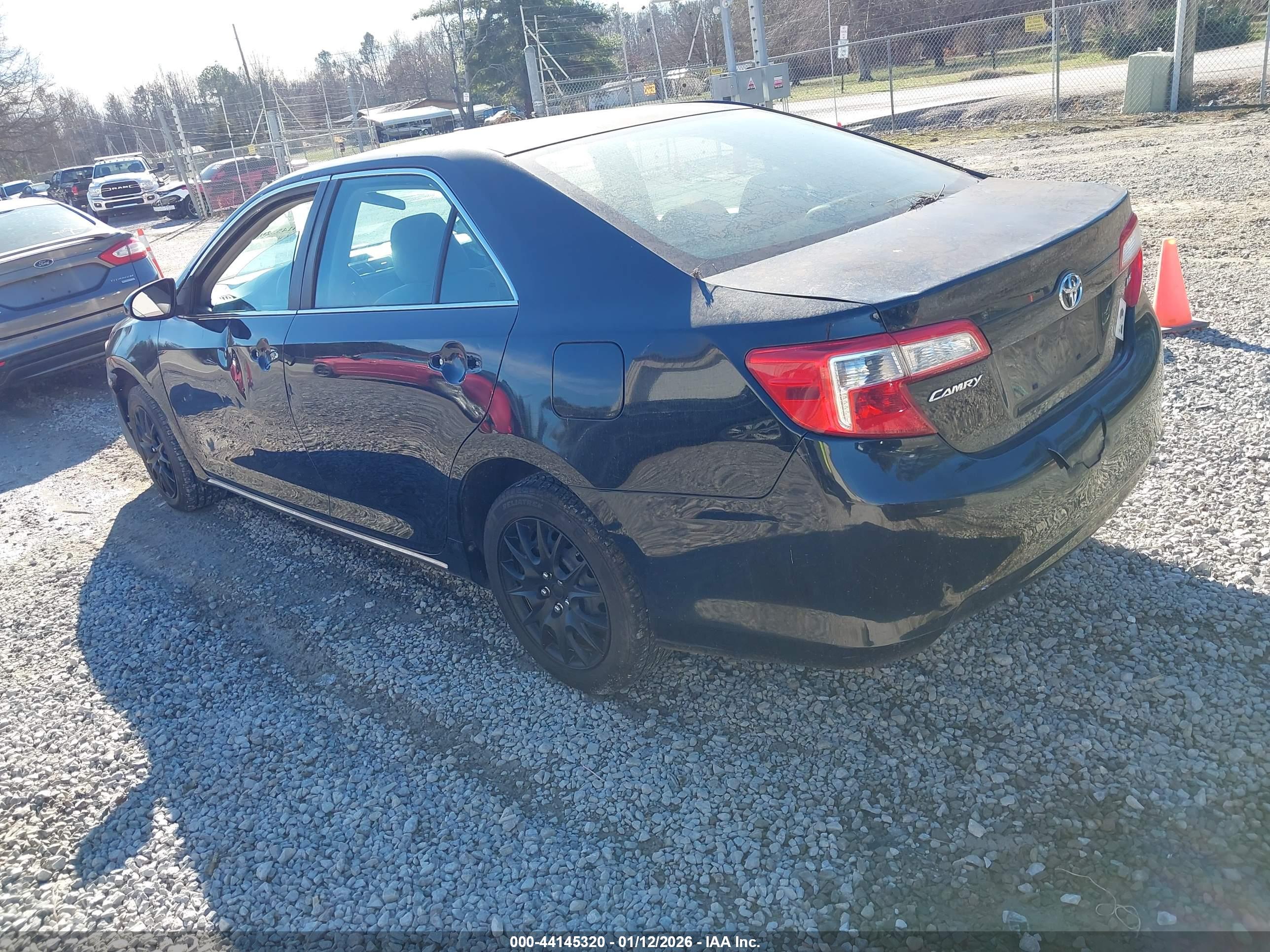 TOYOTA CAMRY image 3