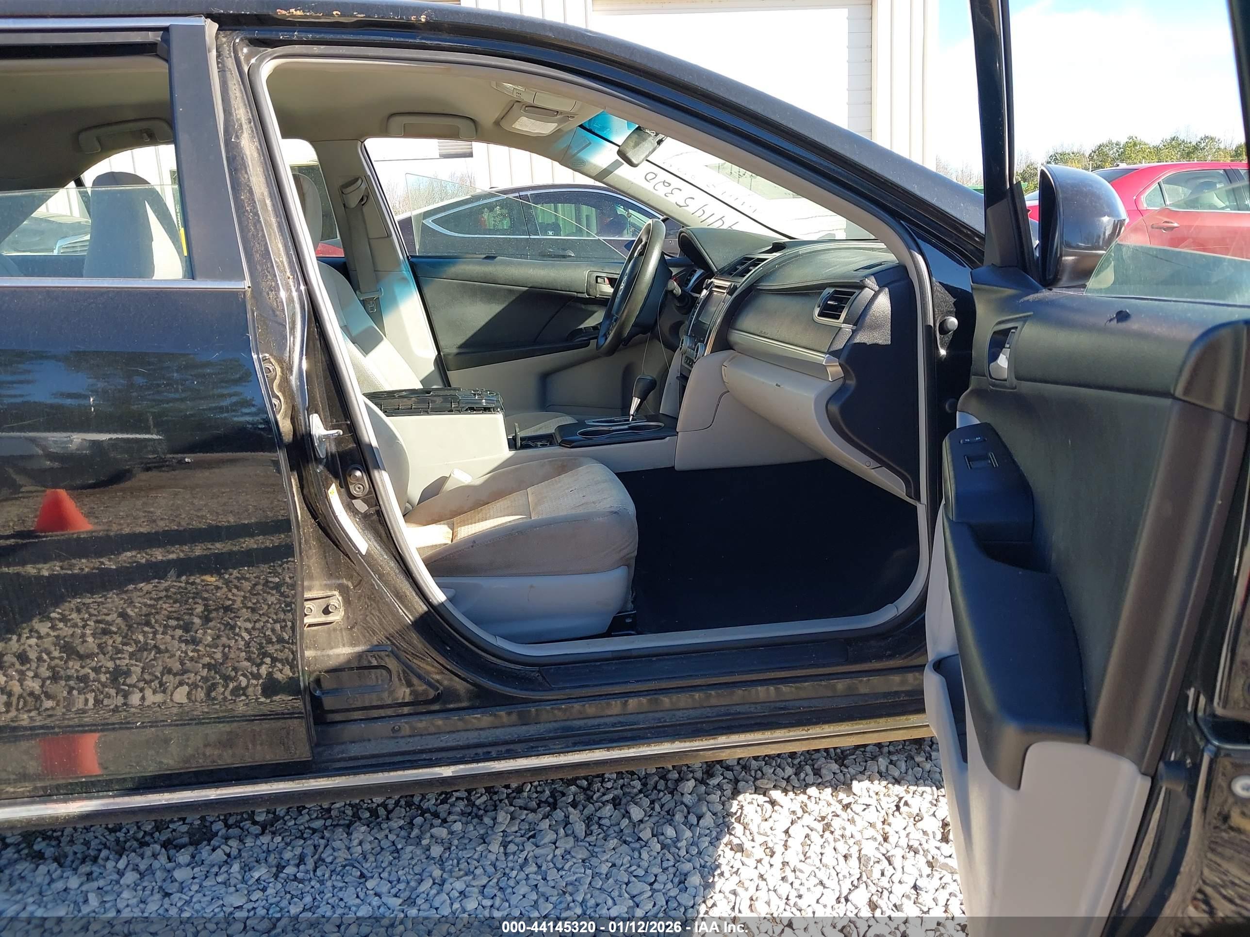 TOYOTA CAMRY image 5
