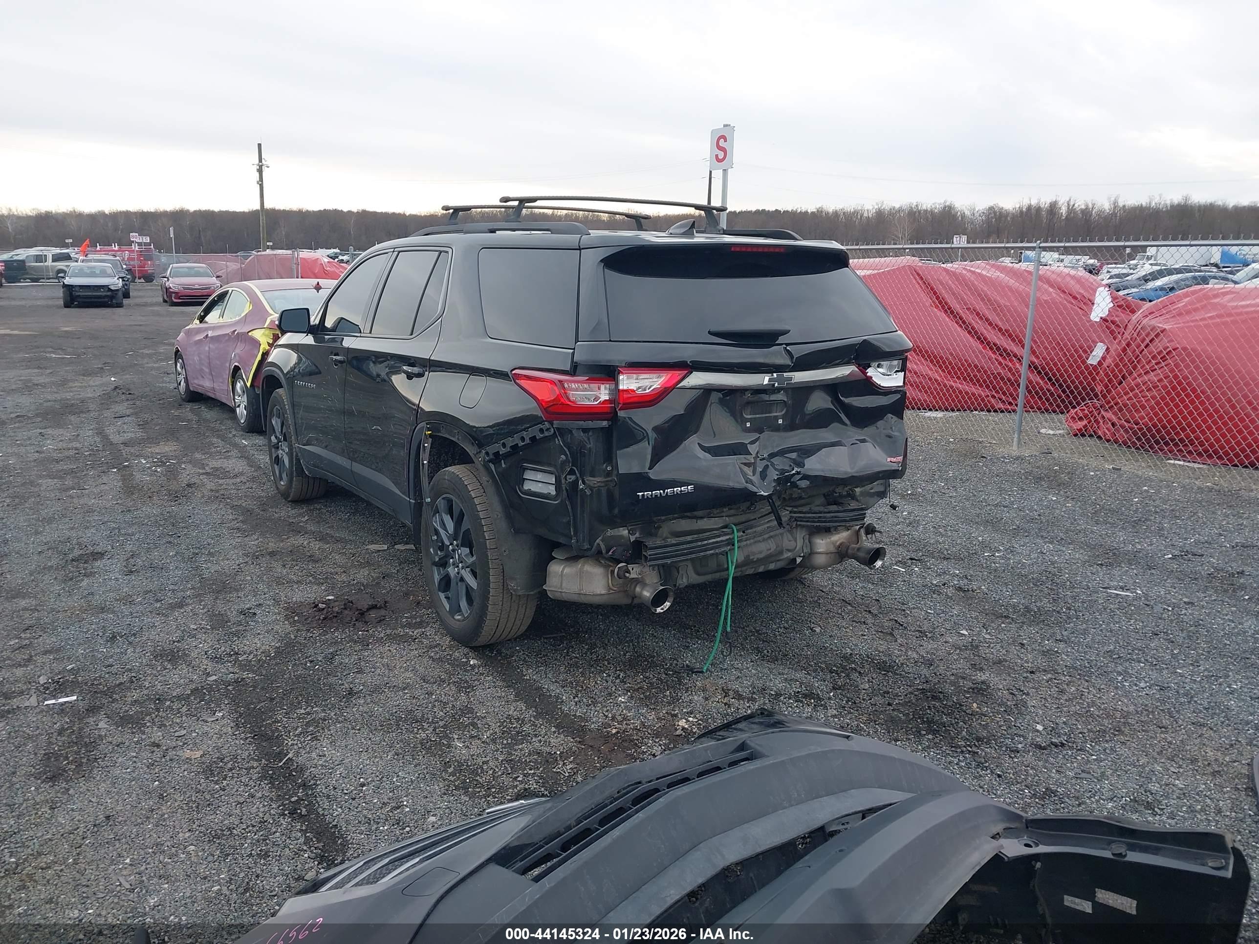 CHEVROLET TRAVERSE image 3