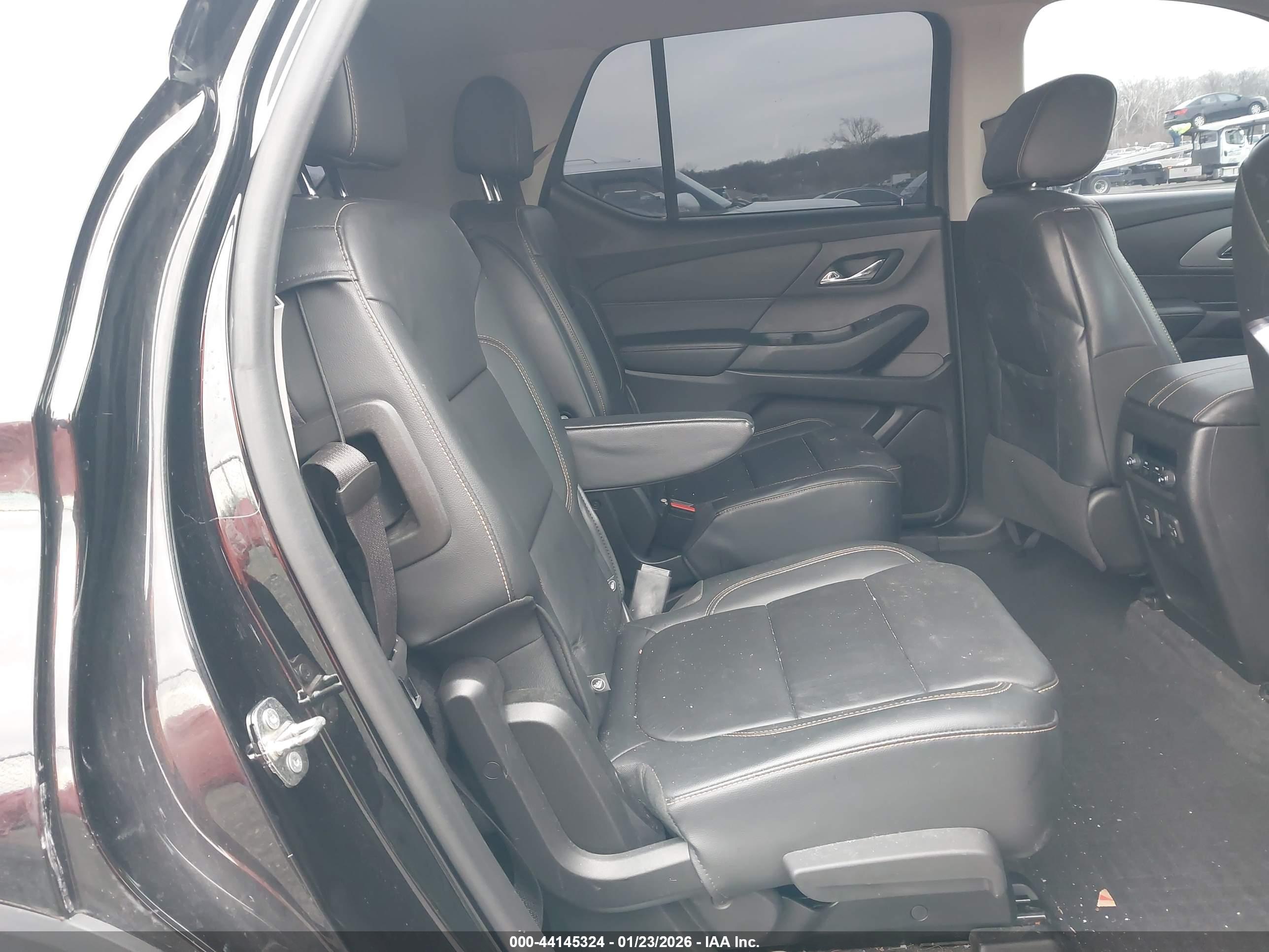 CHEVROLET TRAVERSE image 8