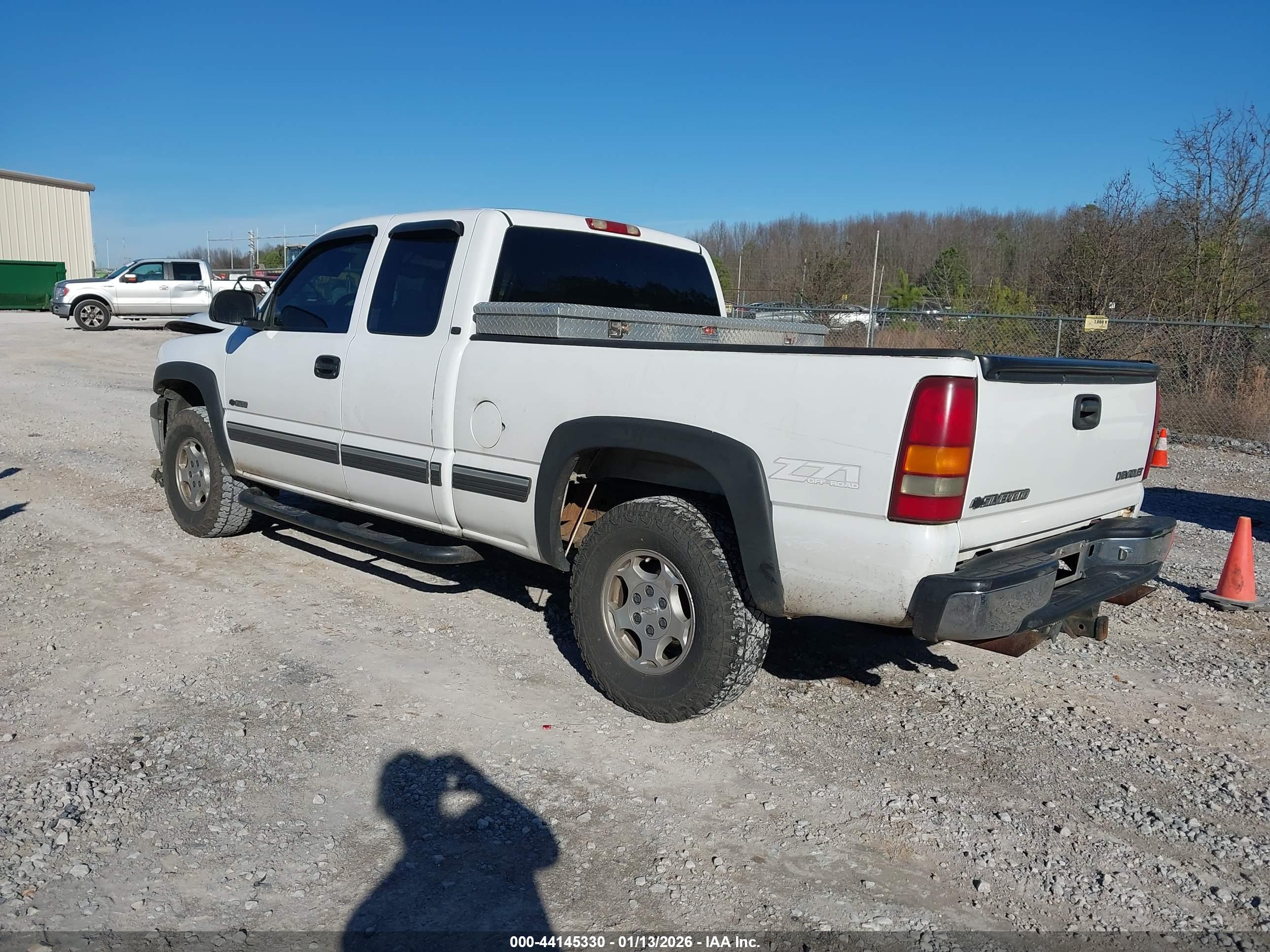 CHEVROLET SILVERADO image 3