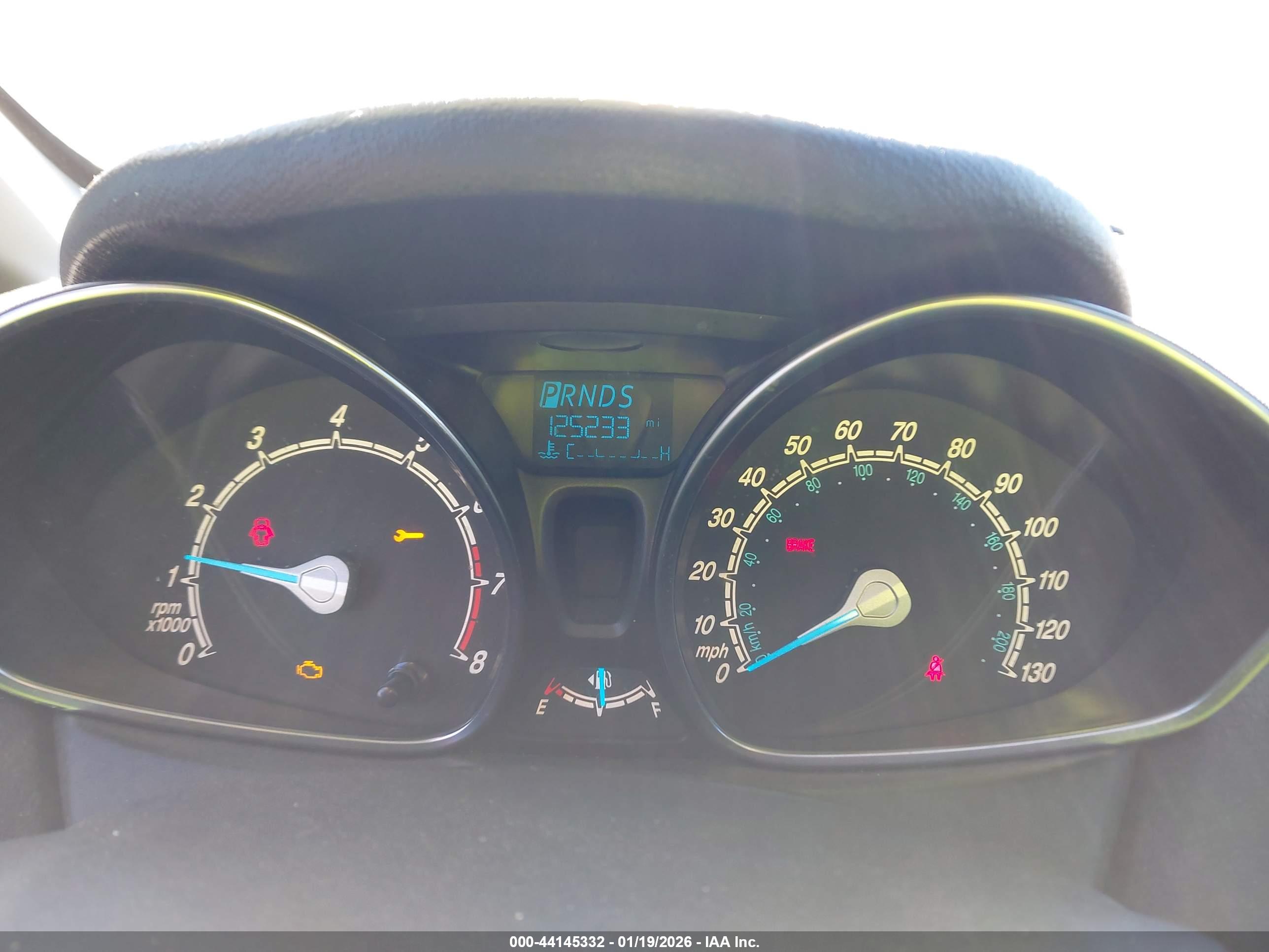 FORD FIESTA image 7