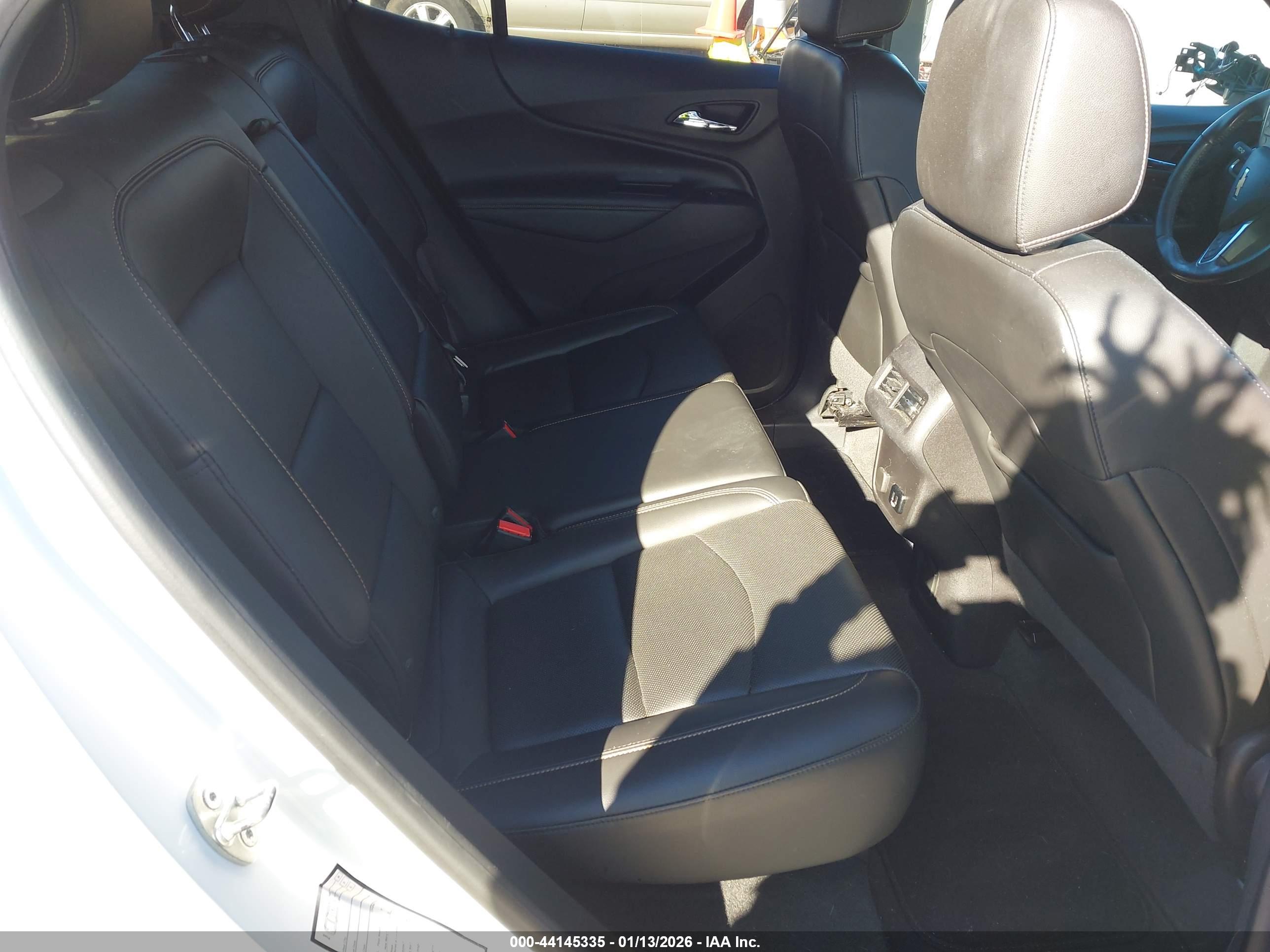 CHEVROLET EQUINOX image 8