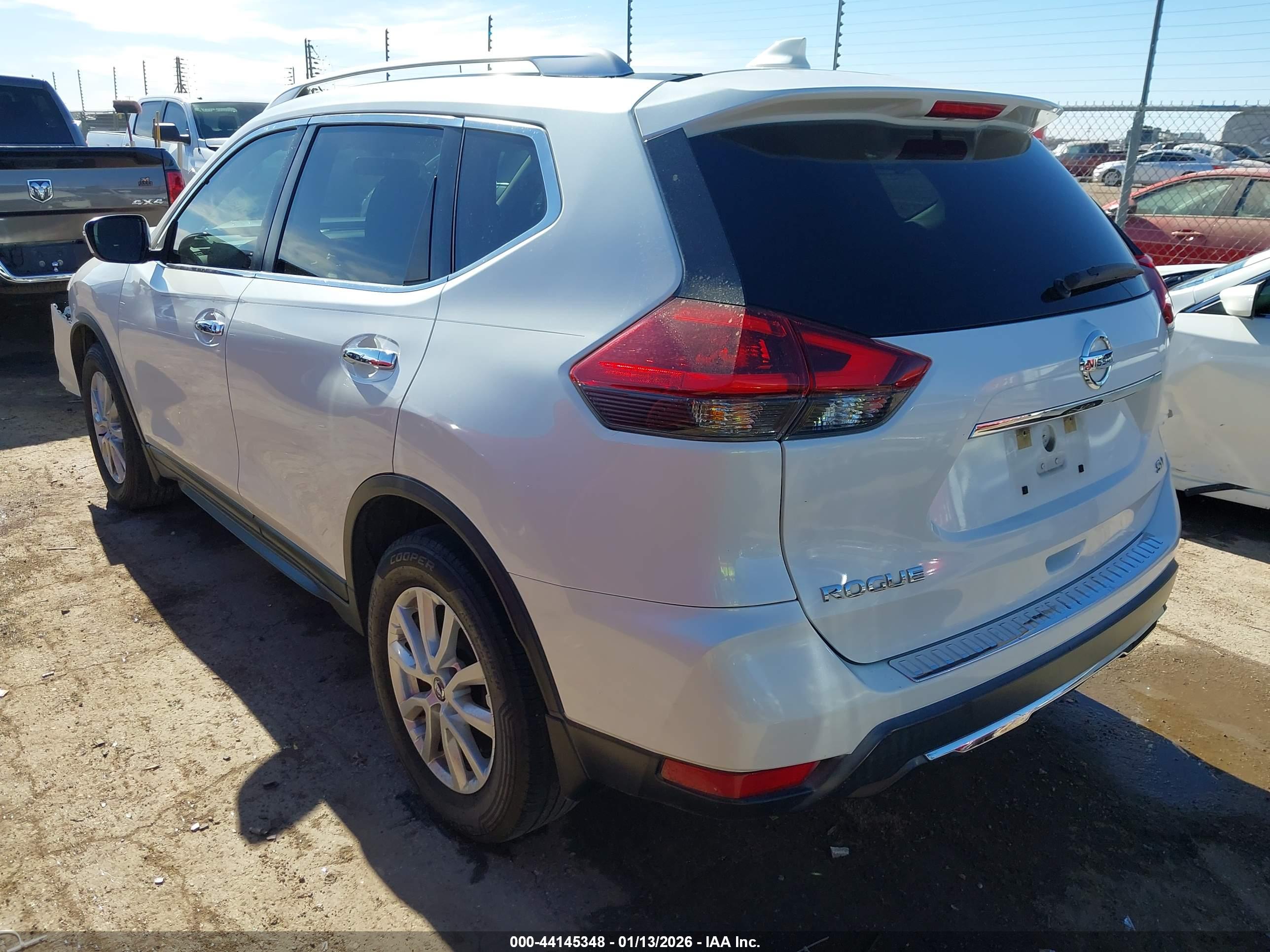 NISSAN ROGUE image 3